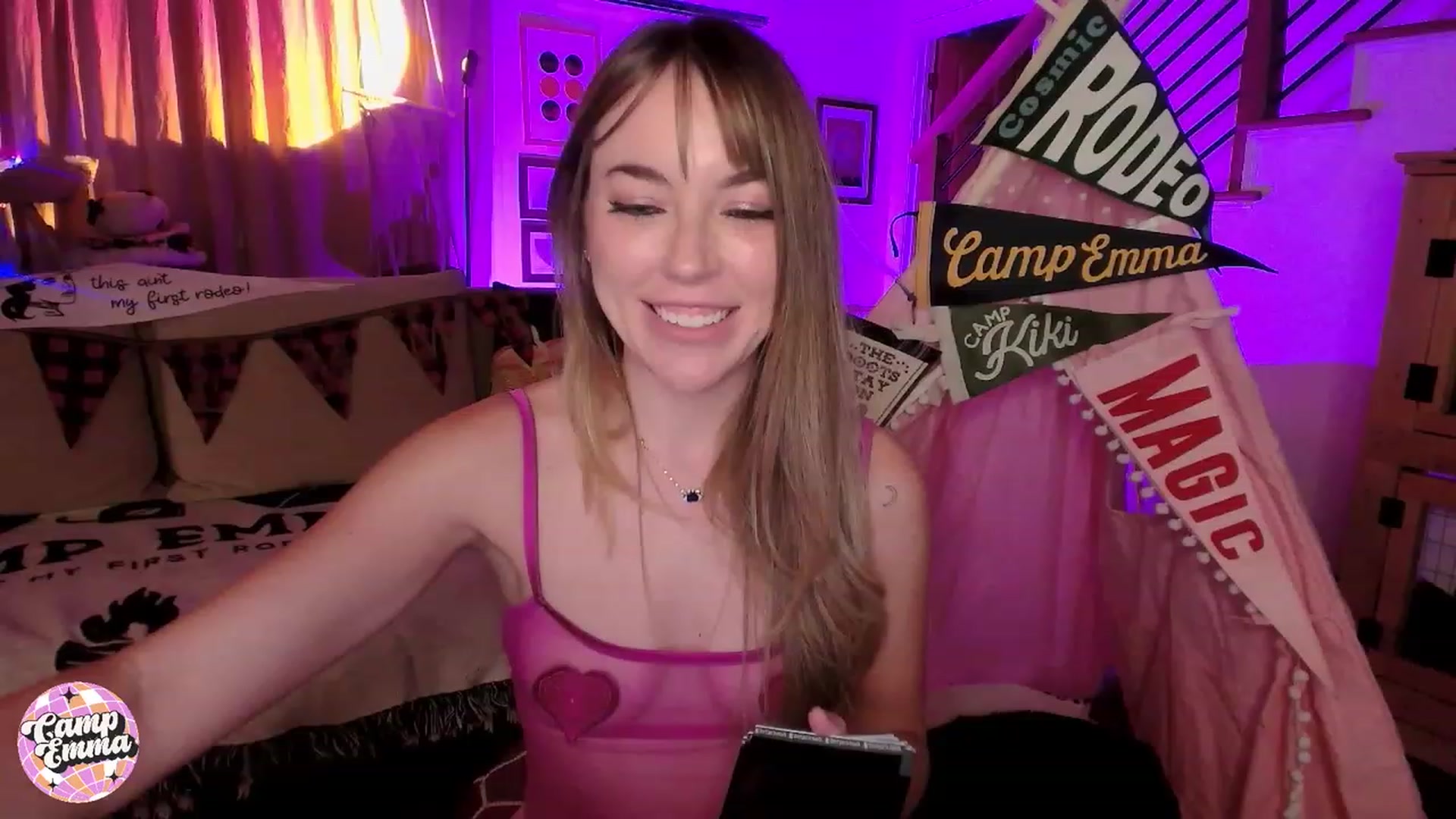 Gallery image thumbnail from EmmaStarseed's myfreecams stream on, 10/01/2023, 03:07 image 17 of 20