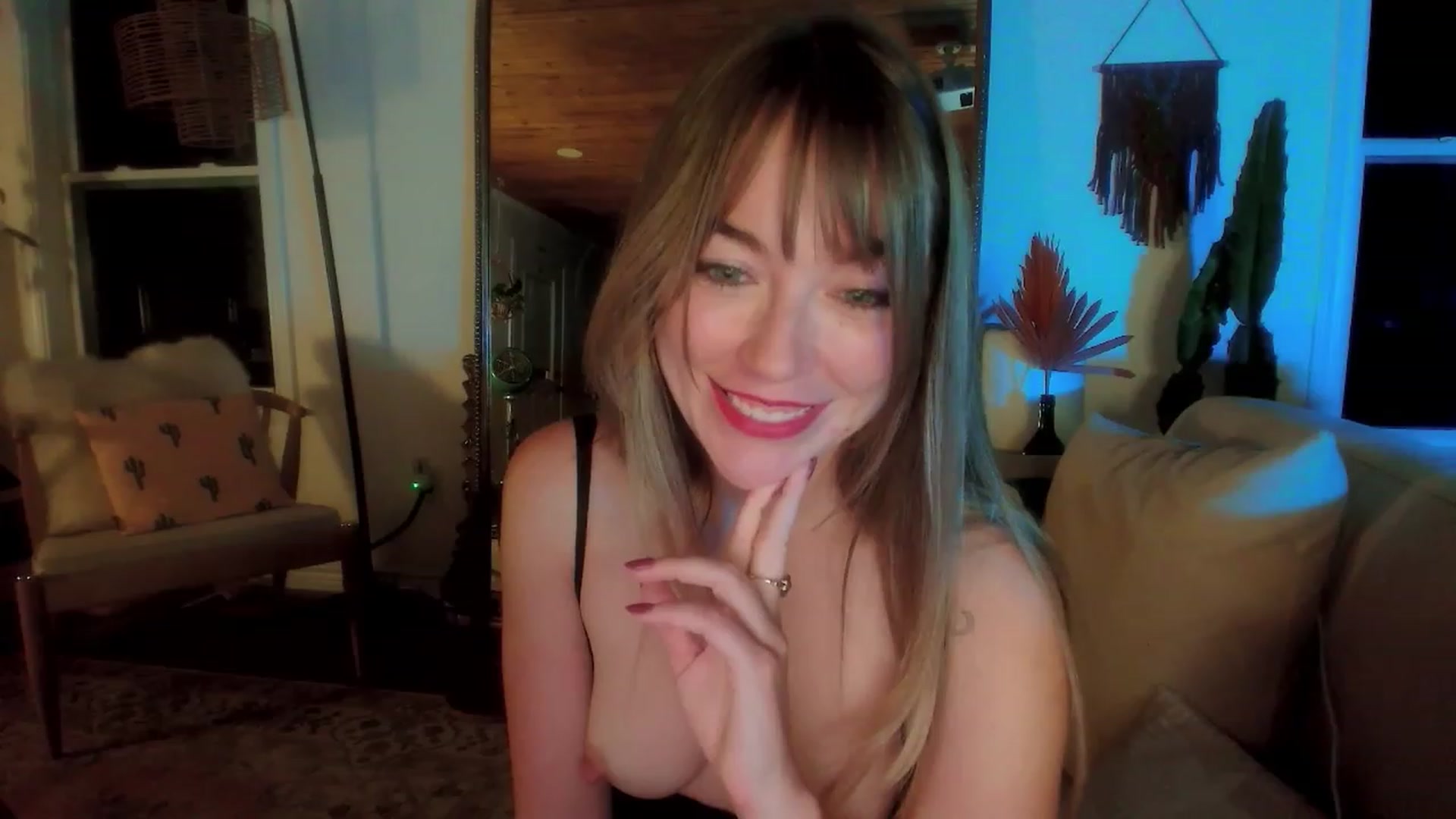 Gallery image thumbnail from EmmaStarseed's myfreecams stream on, 11/07/2023, 06:09 image 11 of 20