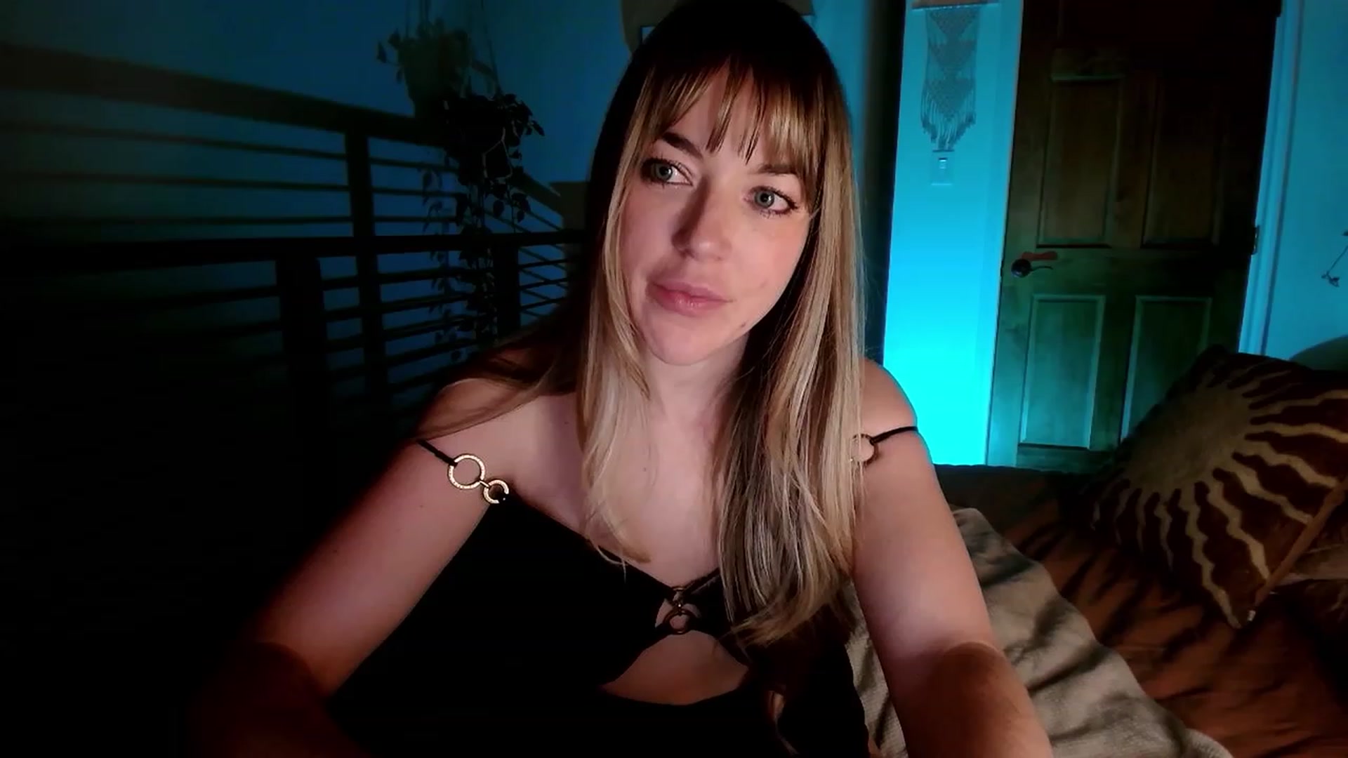 Gallery image thumbnail from EmmaStarseed's myfreecams stream on, 02/01/2024, 06:36 image 19 of 20