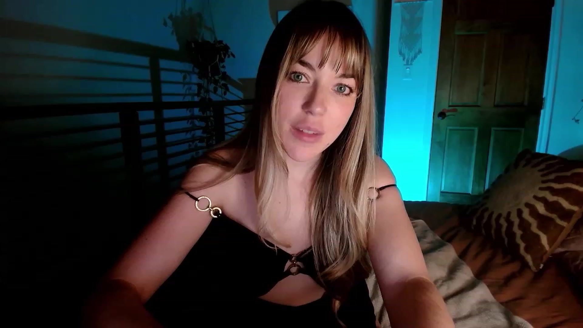 Gallery image thumbnail from EmmaStarseed's myfreecams stream on, 02/01/2024, 06:36 image 20 of 20