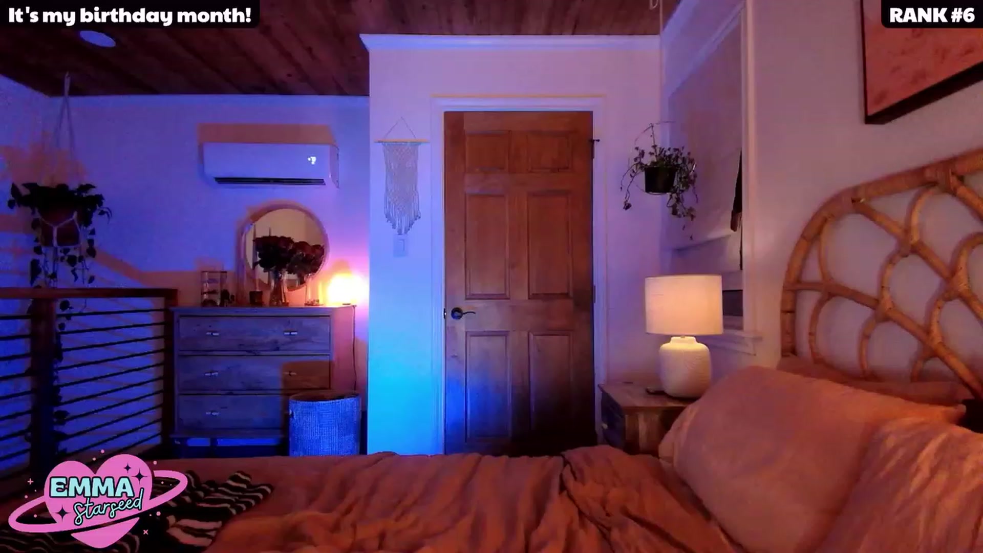 Gallery image thumbnail from EmmaStarseed's myfreecams stream on, 02/27/2024, 07:02 image 8 of 20