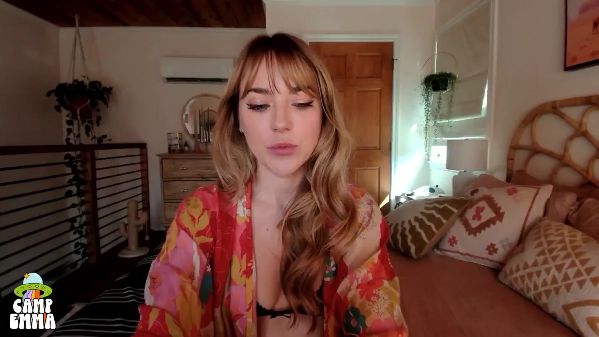 Gallery image thumbnail from EmmaStarseed's myfreecams stream on, 09/22/2024, 20:32 image 9 of 20