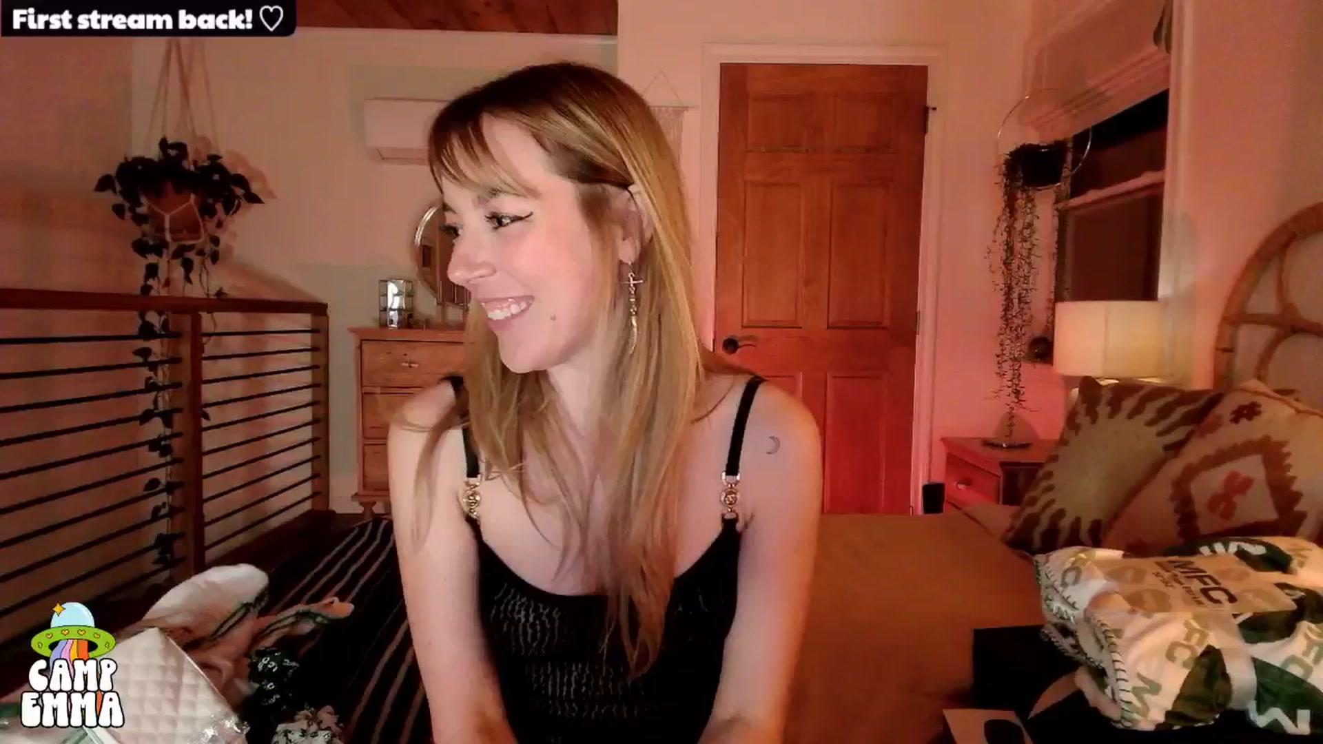 Gallery image thumbnail from EmmaStarseed's myfreecams stream on, 11/10/2024, 05:18 image 8 of 20
