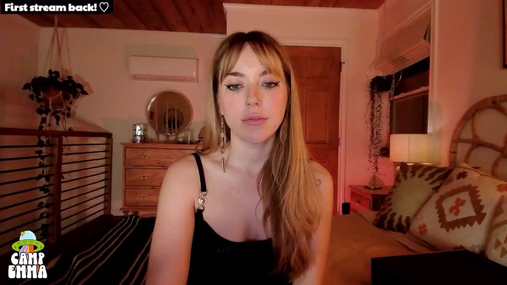Gallery image thumbnail from EmmaStarseed's myfreecams stream on, 11/10/2024, 05:18 image 3 of 20
