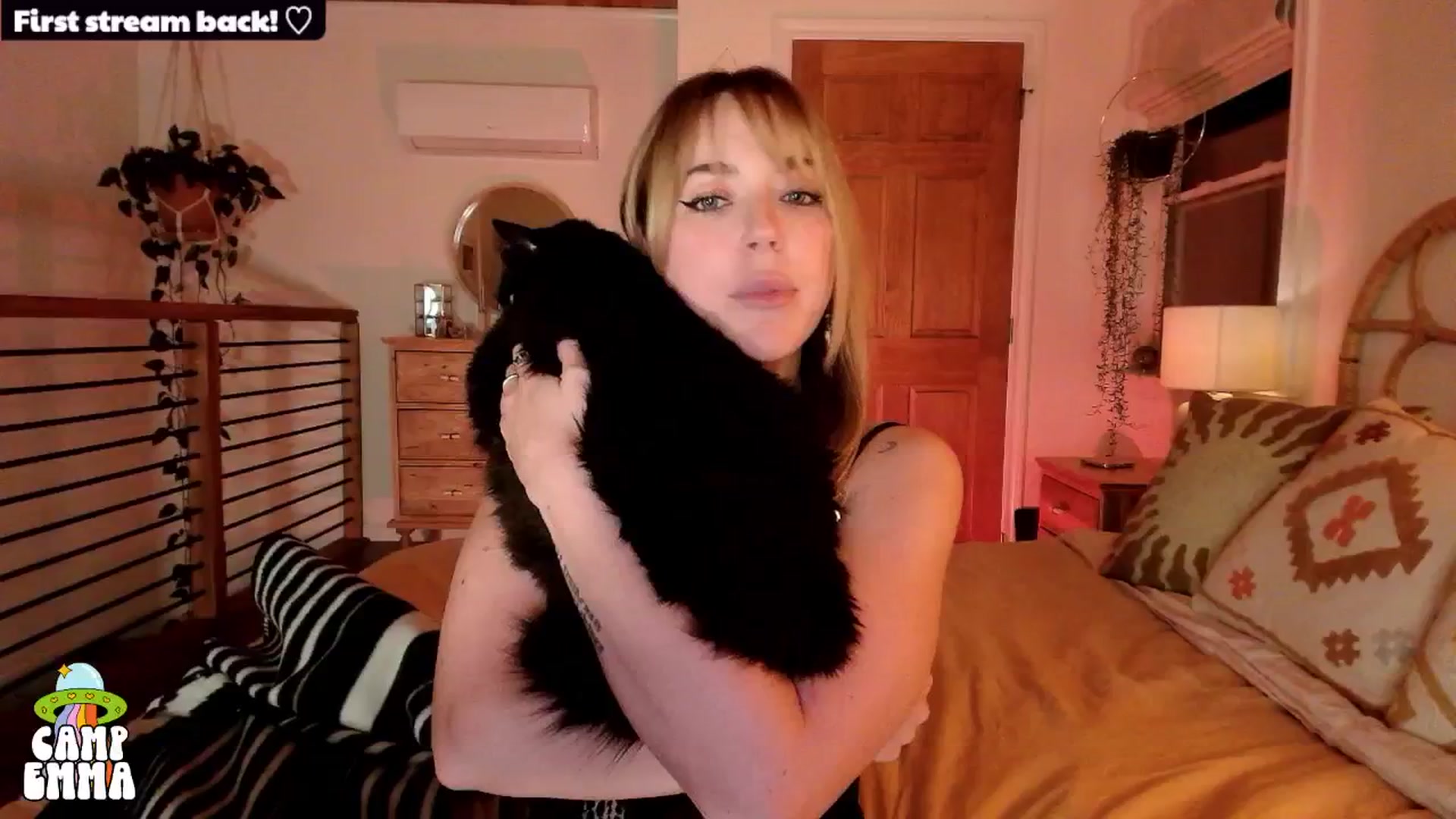 Gallery image thumbnail from EmmaStarseed's myfreecams stream on, 11/10/2024, 05:18 image 20 of 20