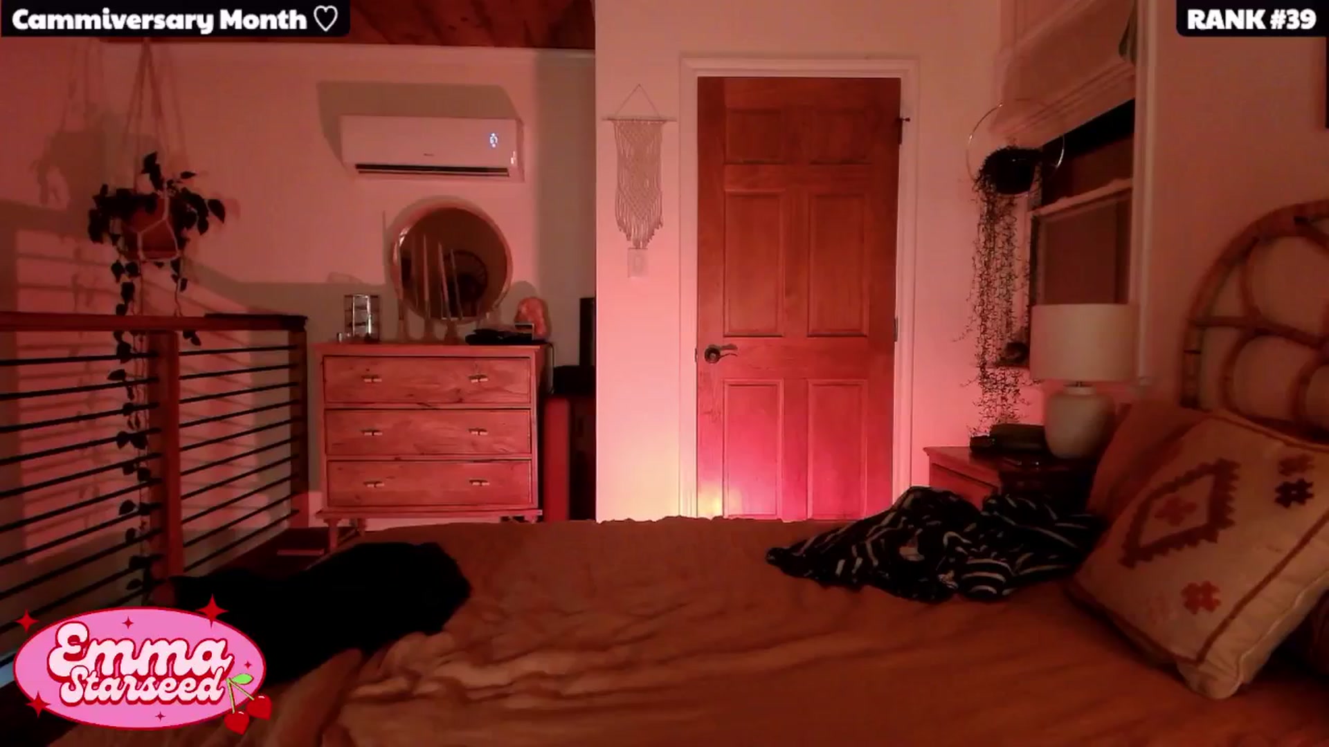 Gallery image thumbnail from EmmaStarseed's myfreecams stream on, 01/18/2025, 06:52 image 4 of 20