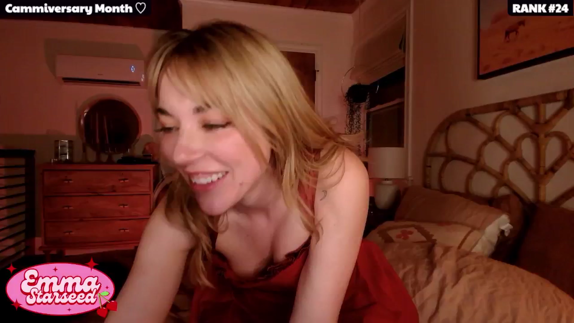 Gallery image thumbnail from EmmaStarseed's myfreecams stream on, 01/18/2025, 06:52 image 15 of 20