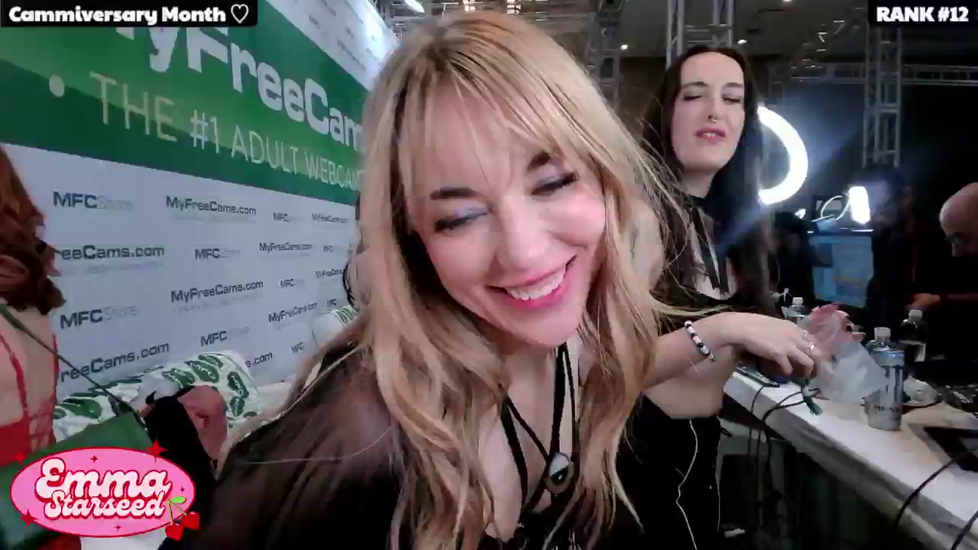 Gallery image thumbnail from EmmaStarseed's myfreecams stream on, 01/25/2025, 02:37 image 15 of 20