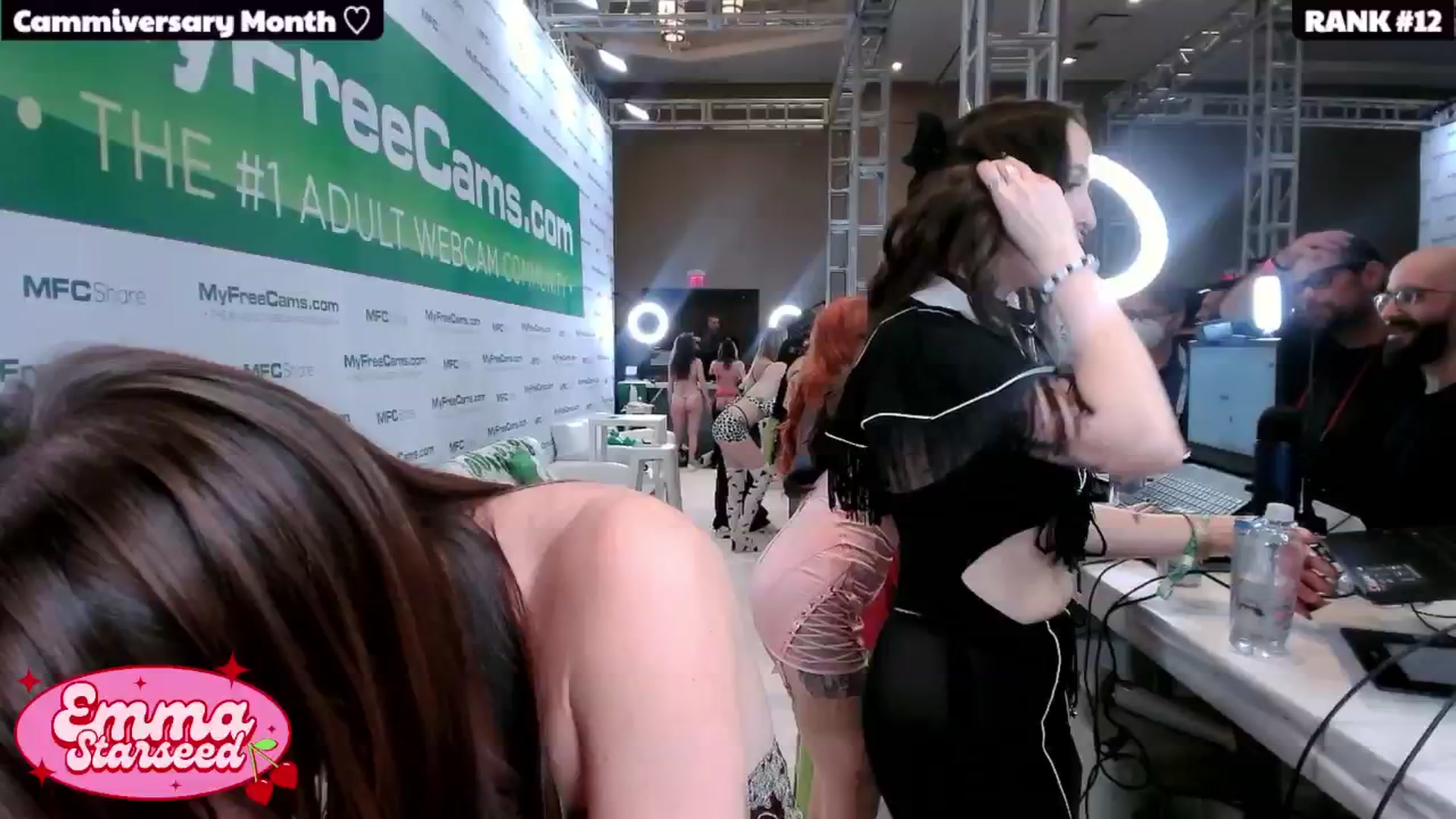 Gallery image thumbnail from EmmaStarseed's myfreecams stream on, 01/25/2025, 02:37 image 11 of 20