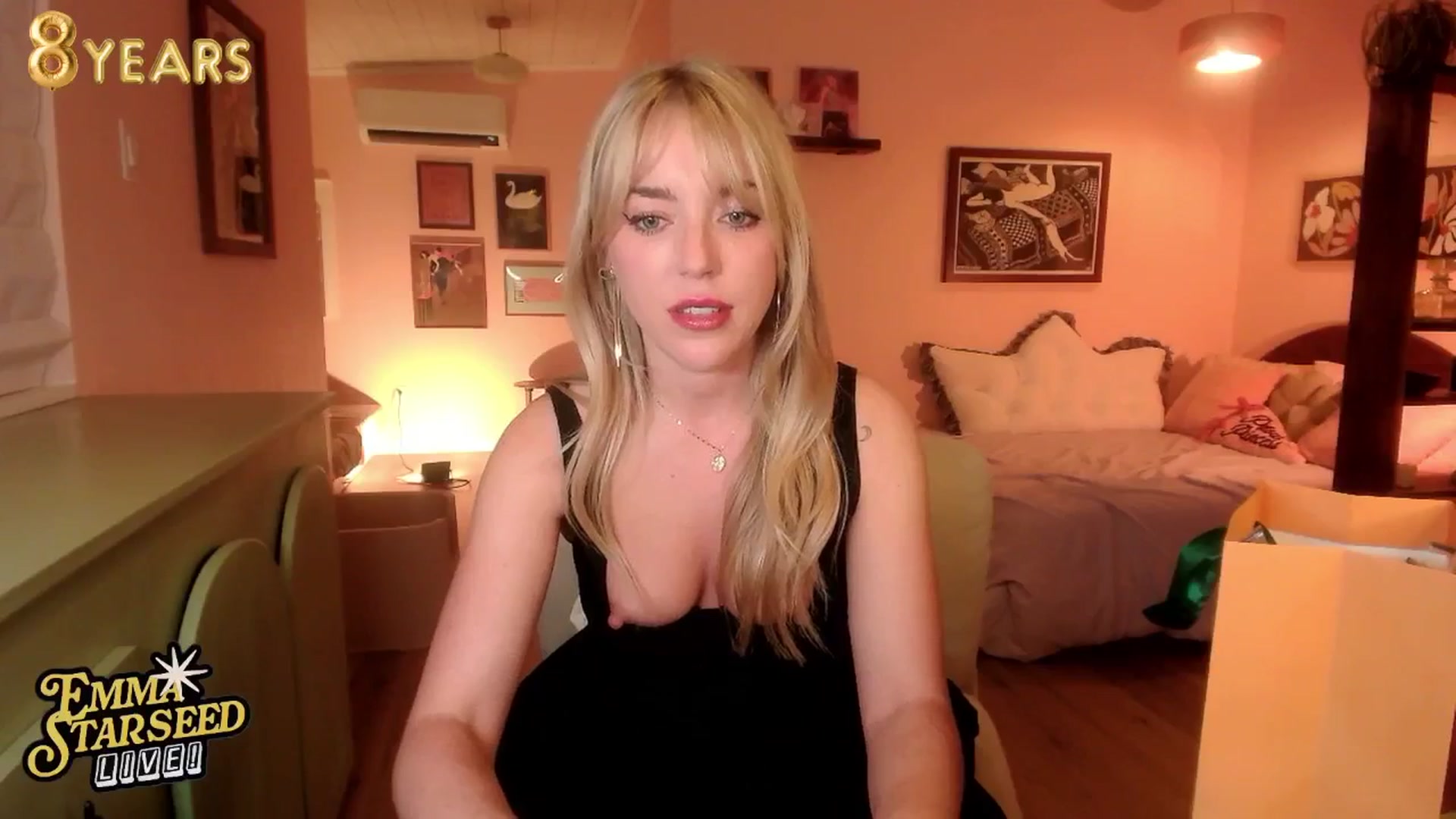 Gallery image thumbnail from EmmaStarseed's myfreecams stream on, 01/17/2026, 07:41 image 8 of 20