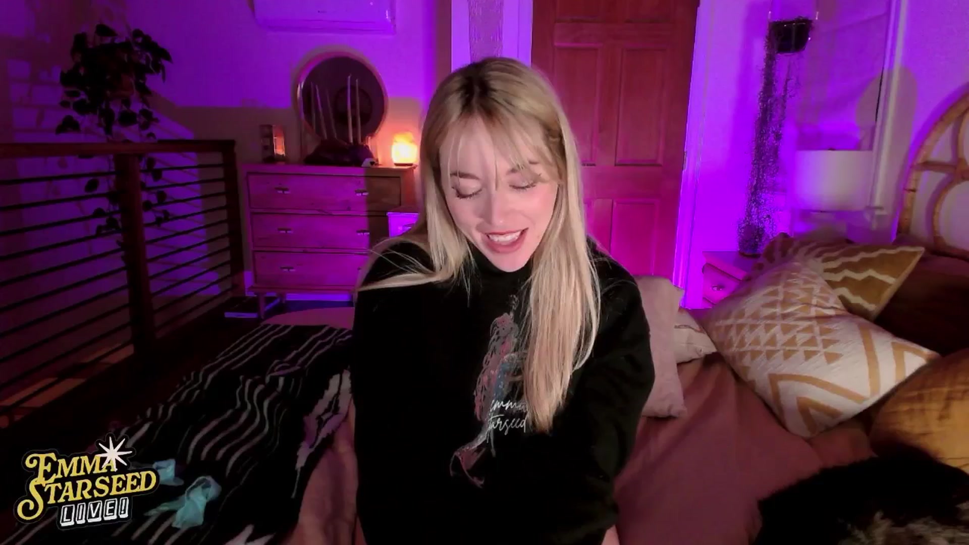 Gallery image thumbnail from EmmaStarseed's myfreecams stream on, 02/01/2026, 08:07 image 17 of 20