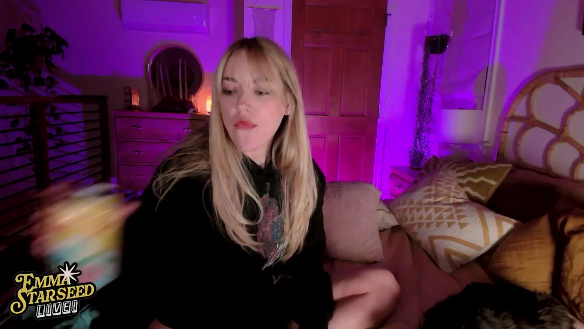 Gallery image thumbnail from EmmaStarseed's myfreecams stream on, 02/01/2026, 08:07 image 13 of 20