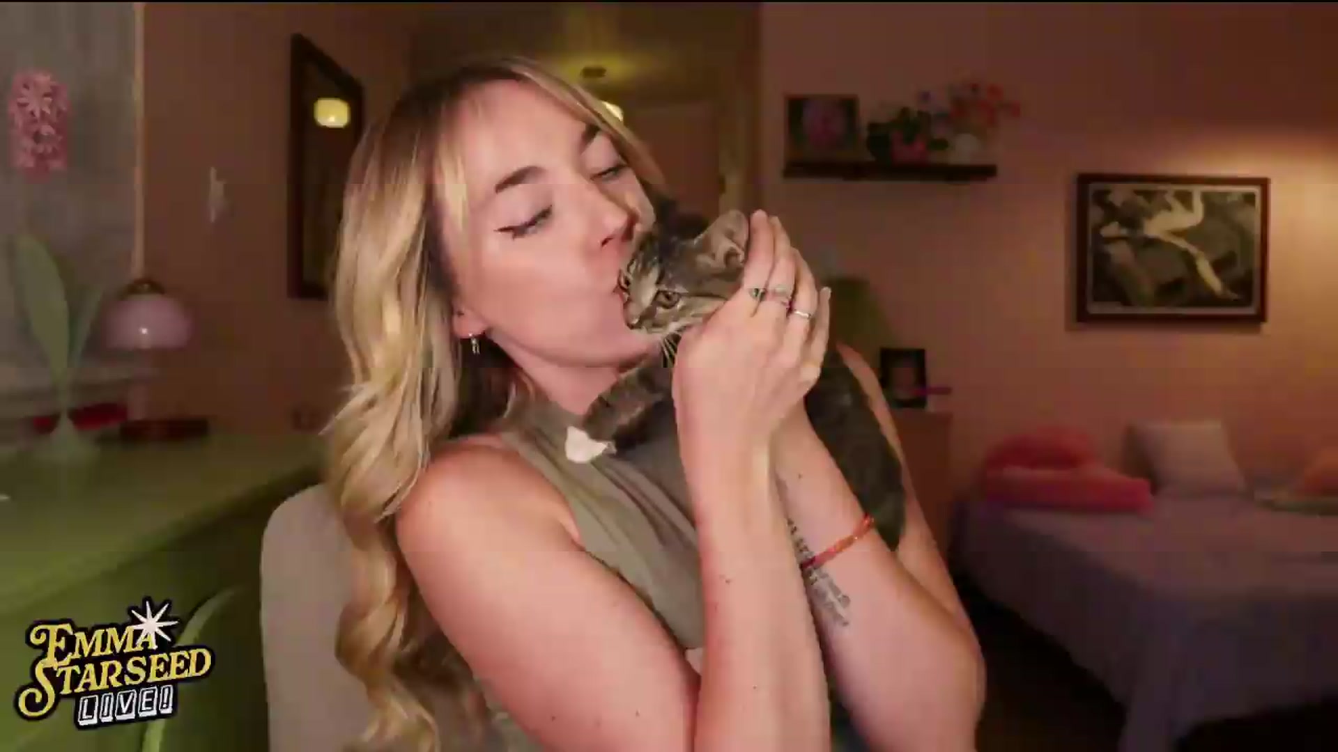 Gallery image thumbnail from EmmaStarseed's myfreecams stream on, 08/01/2026, 06:17 image 3 of 20
