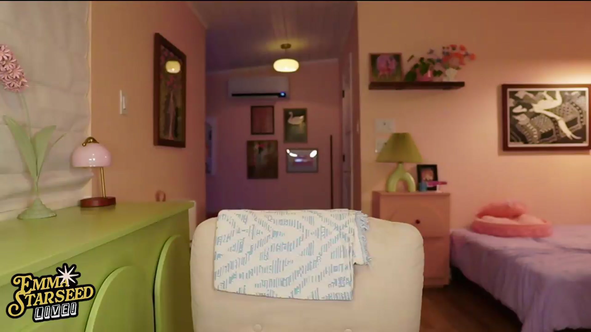 Gallery image thumbnail from EmmaStarseed's myfreecams stream on, 08/08/2026, 05:53 image 13 of 20