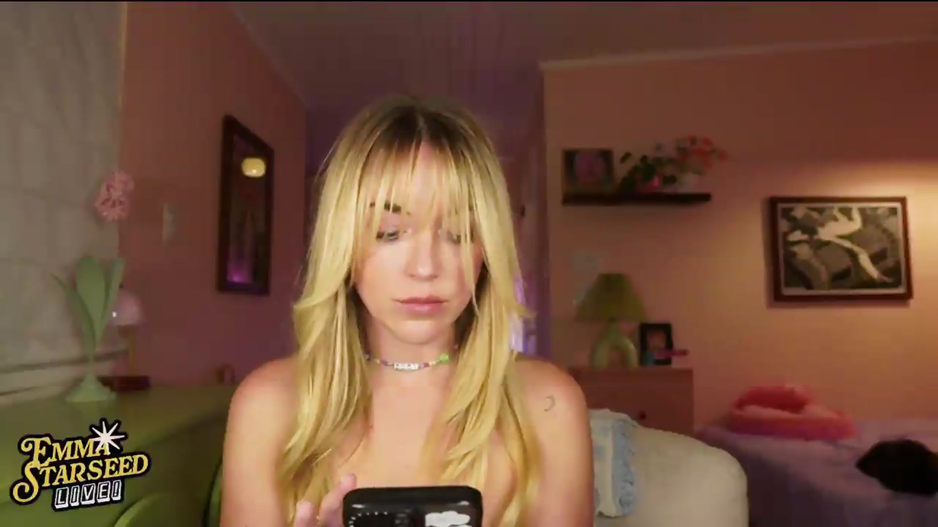 Gallery image thumbnail from EmmaStarseed's myfreecams stream on, 08/15/2026, 04:22 image 18 of 20