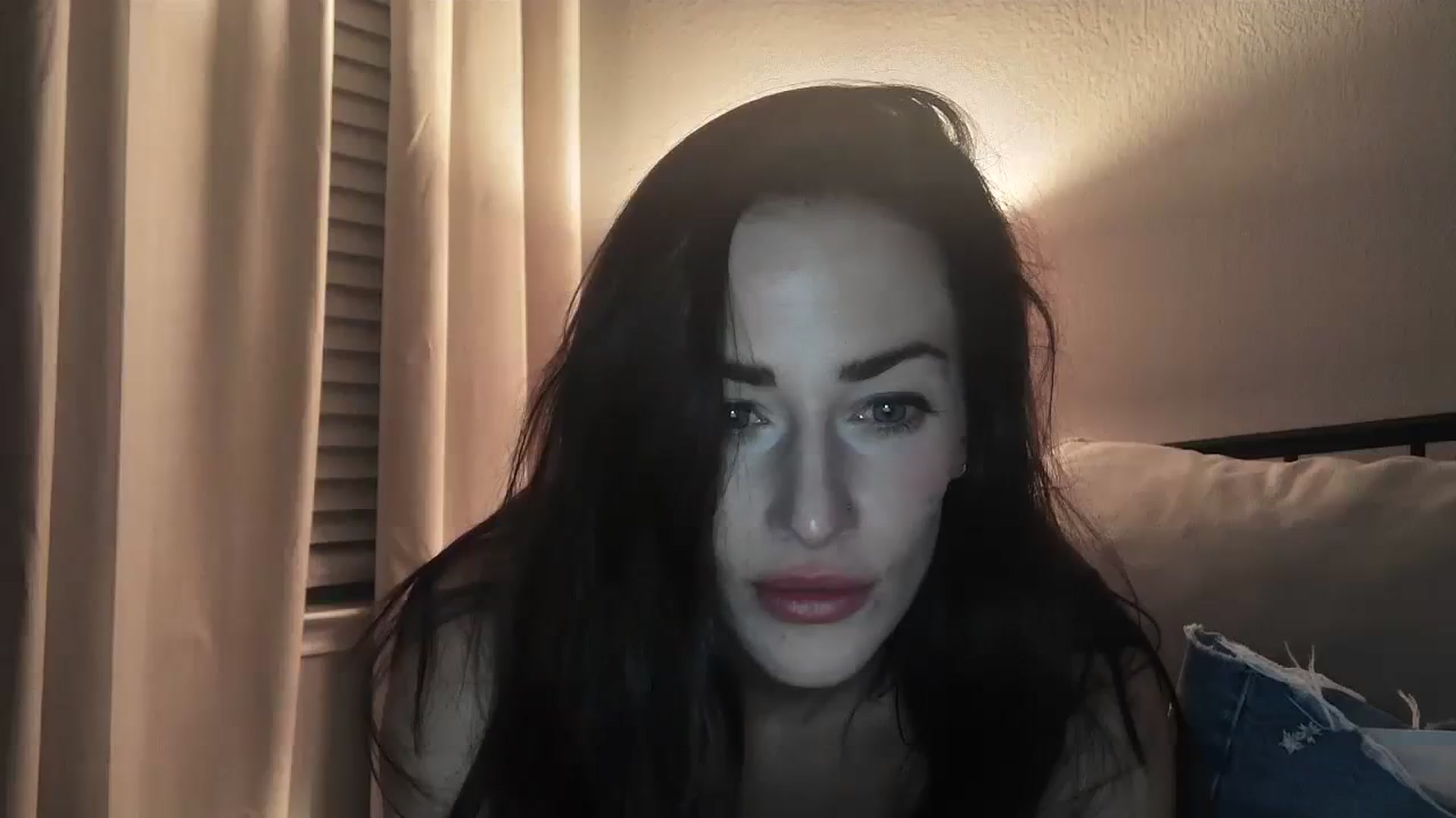 Gallery image thumbnail from EmmaStone4's myfreecams stream on, 10/10/2023, 04:07 image 1 of 20