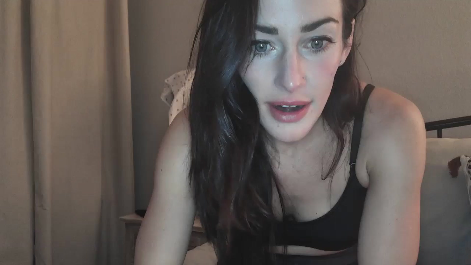 Gallery image thumbnail from EmmaStone4's myfreecams stream on, 10/10/2023, 04:07 image 7 of 20