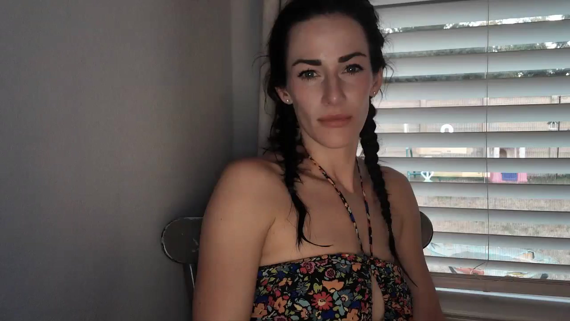 Gallery image thumbnail from EmmaStone4's myfreecams stream on, 10/16/2023, 24:04 image 18 of 20