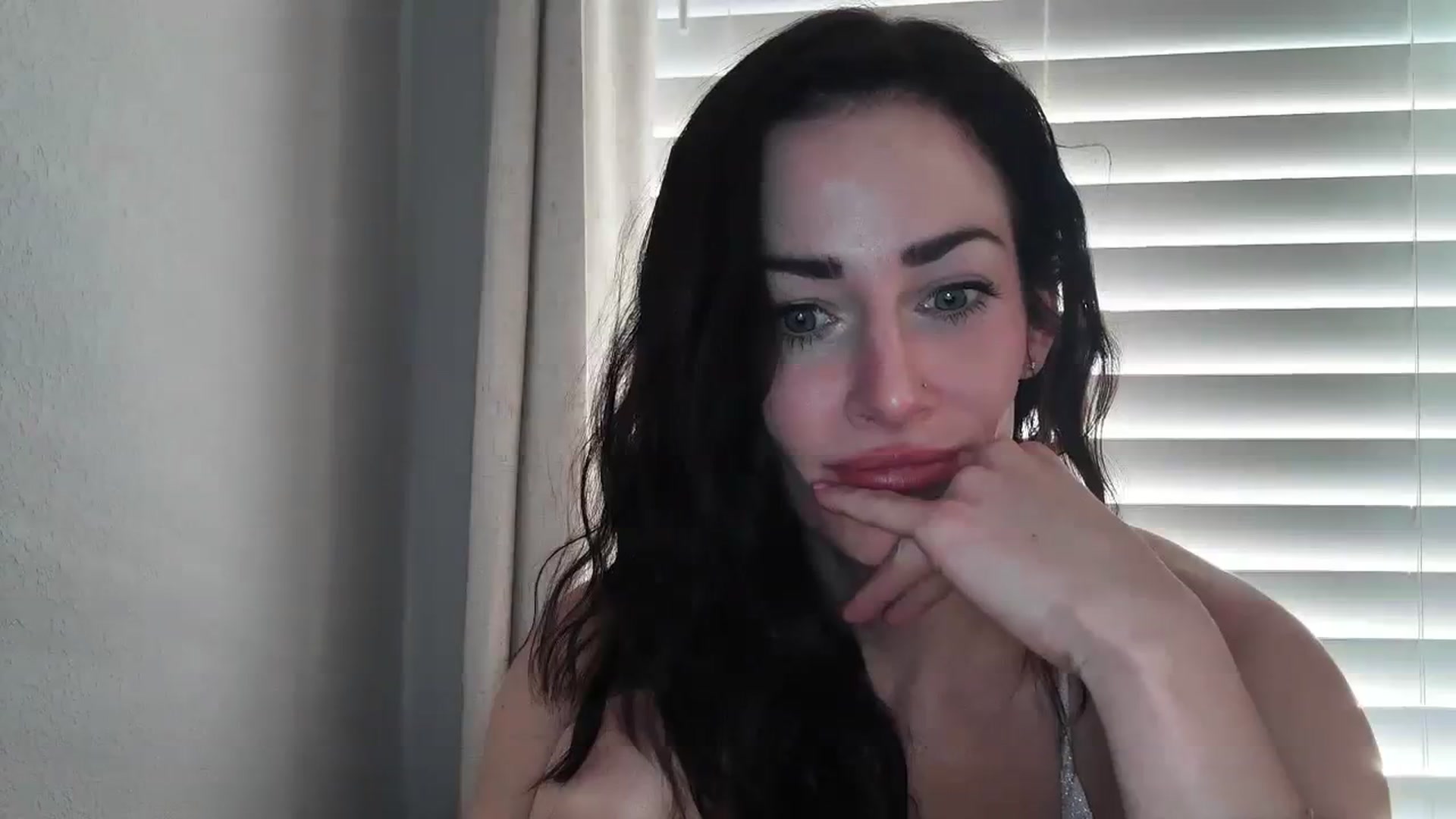 Gallery image thumbnail from EmmaStone4's myfreecams stream on, 10/16/2023, 19:32 image 8 of 20