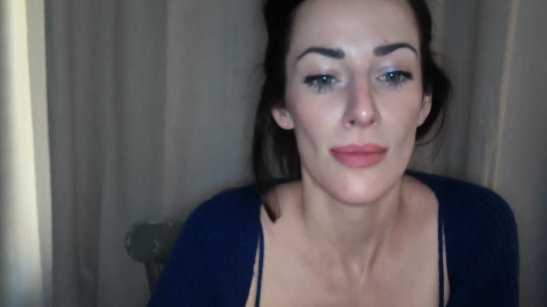 Gallery image thumbnail from EmmaStone4's myfreecams stream on, 10/31/2023, 18:11 image 2 of 20