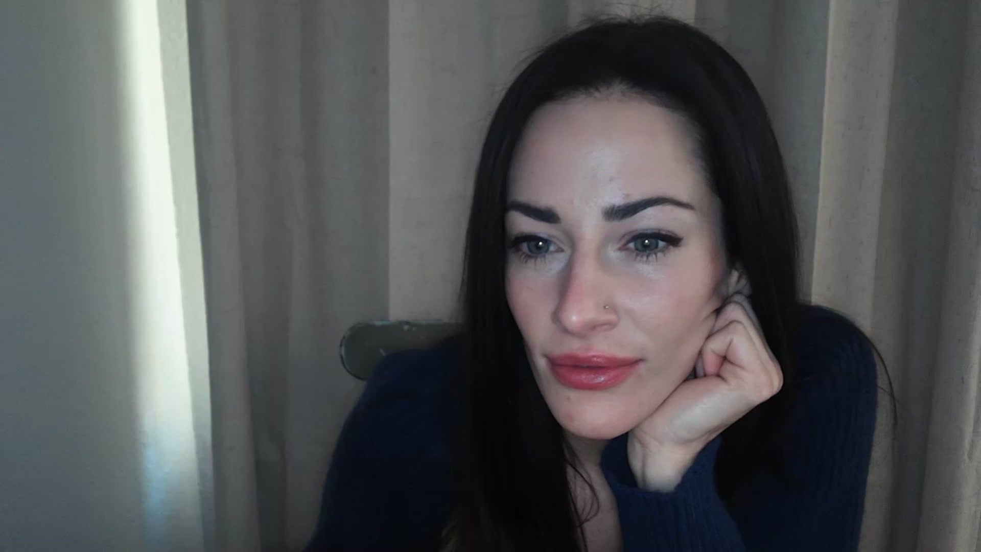 Gallery image thumbnail from EmmaStone4's myfreecams stream on, 10/31/2023, 18:11 image 9 of 20