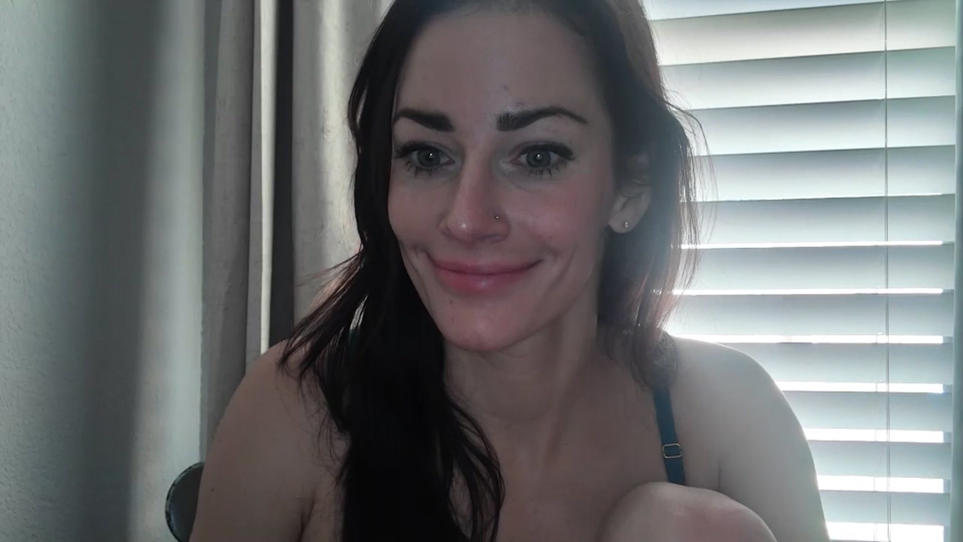 Gallery image thumbnail from EmmaStone4's myfreecams stream on, 11/01/2023, 18:49 image 19 of 20