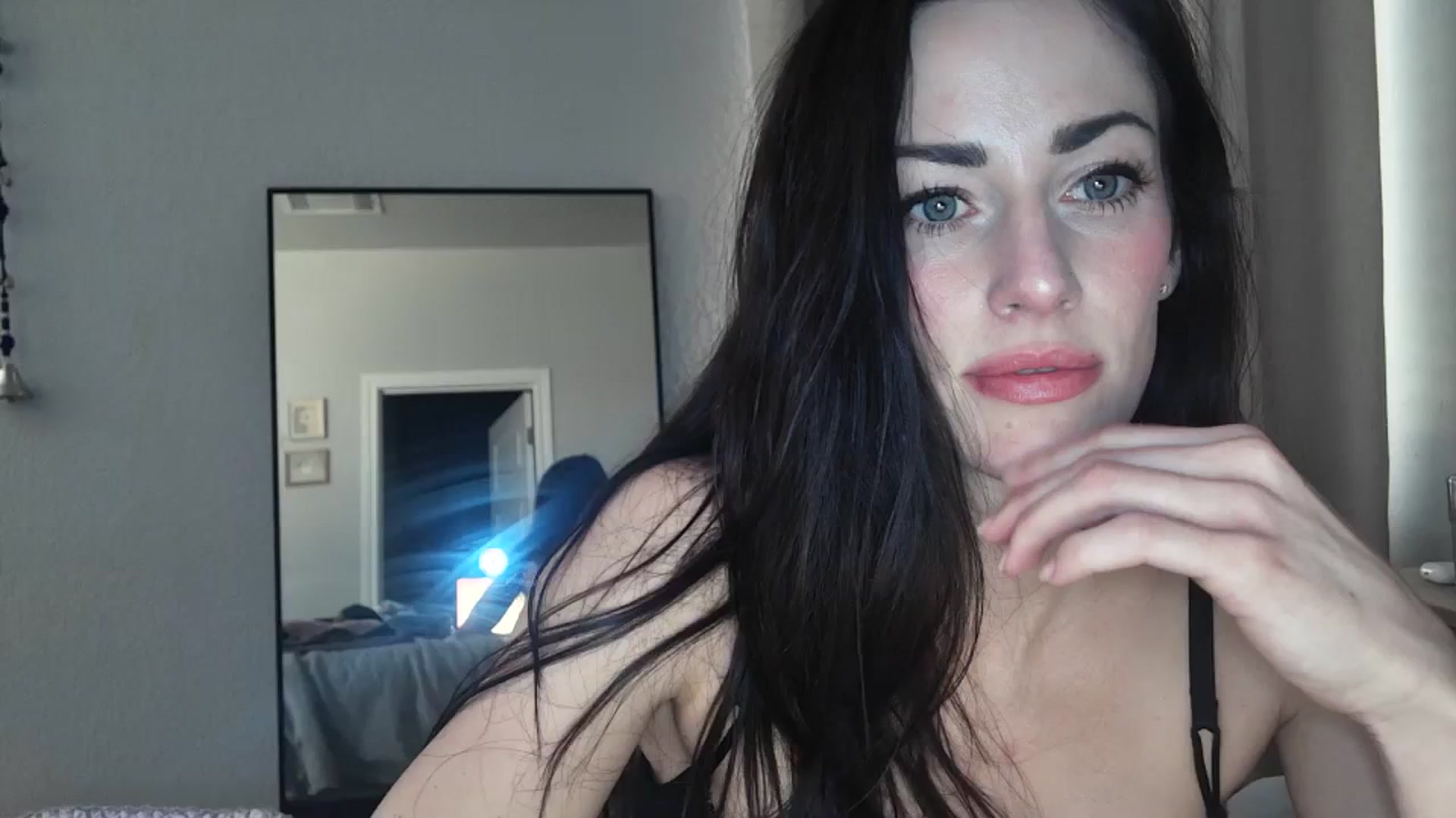 Gallery image thumbnail from EmmaStone4's myfreecams stream on, 12/11/2023, 20:09 image 20 of 20
