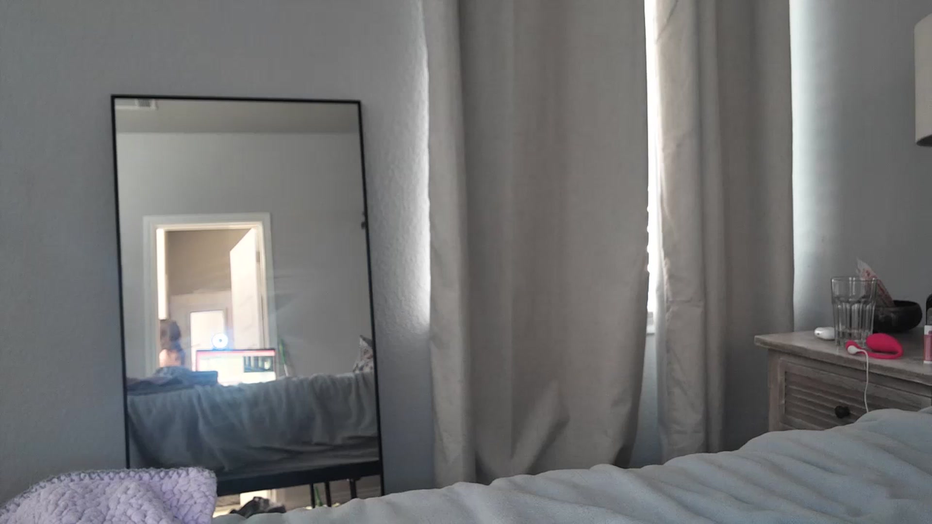 Gallery image thumbnail from EmmaStone4's myfreecams stream on, 12/11/2023, 20:09 image 6 of 20
