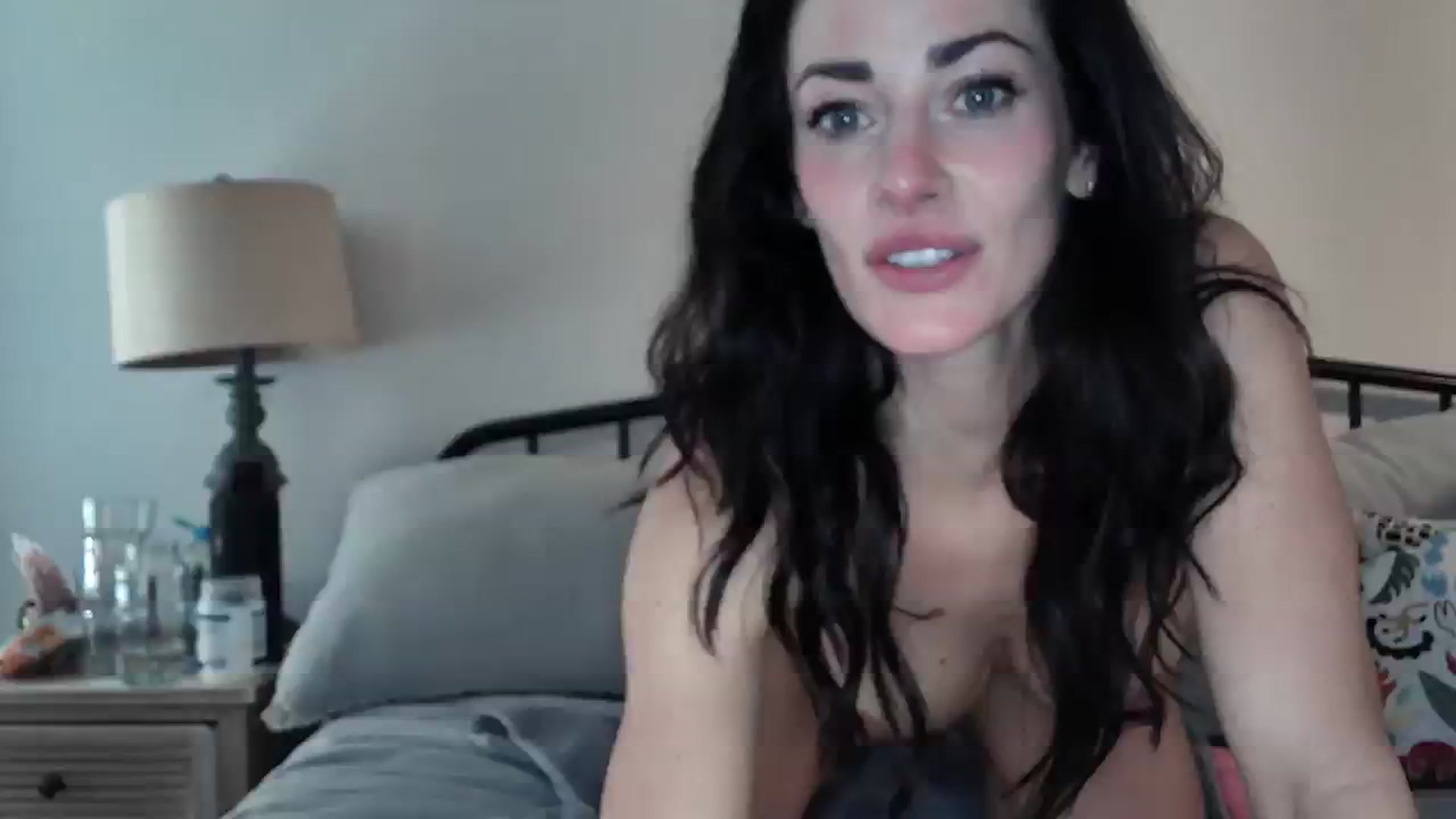 Gallery image thumbnail from EmmaStone4's myfreecams stream on, 12/12/2023, 20:19 image 9 of 20