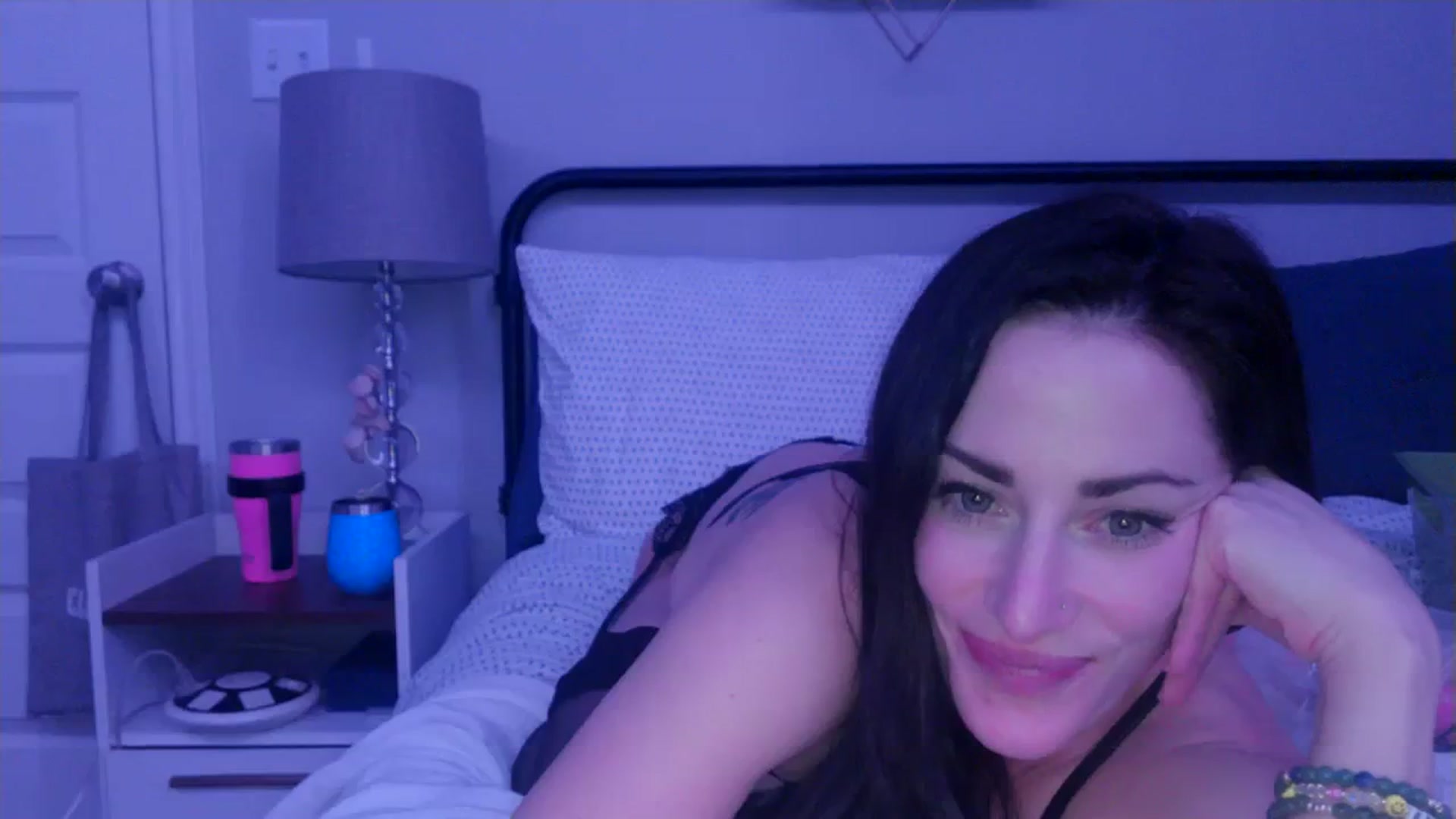 Gallery image thumbnail from EmmaStone4's myfreecams stream on, 01/03/2024, 07:17 image 6 of 20