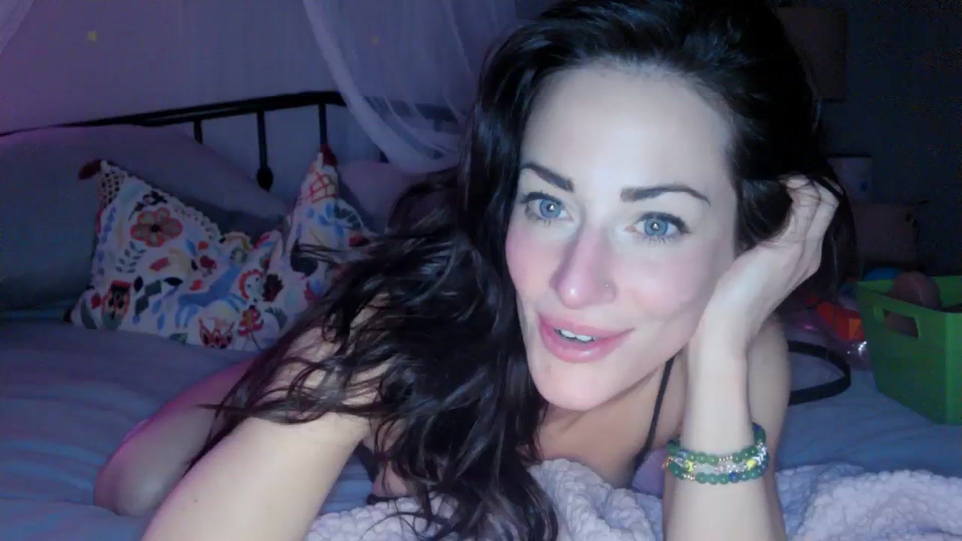 Gallery image thumbnail from EmmaStone4's myfreecams stream on, 01/23/2024, 07:24 image 19 of 20
