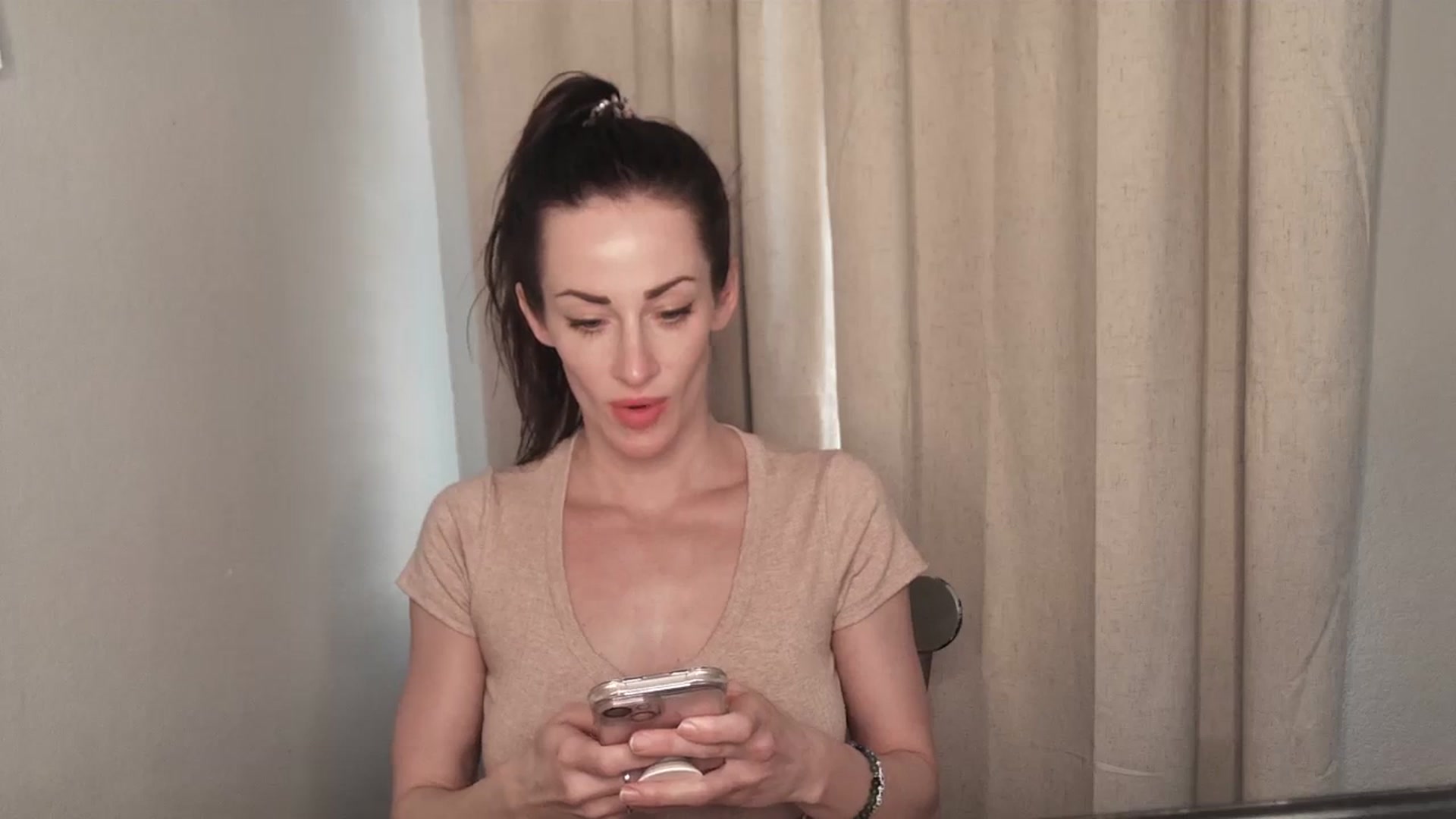 Gallery image thumbnail from EmmaStone4's myfreecams stream on, 03/05/2024, 20:37 image 4 of 20