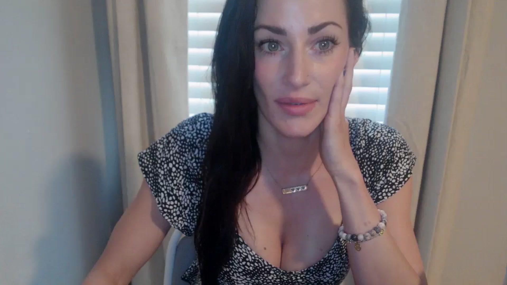 Gallery image thumbnail from EmmaStone4's myfreecams stream on, 05/16/2024, 19:36 image 2 of 20