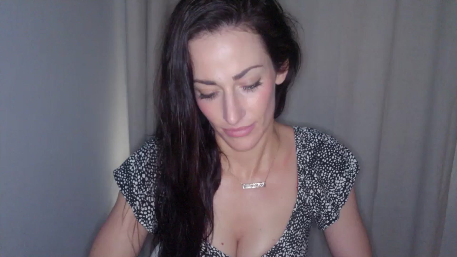 Gallery image thumbnail from EmmaStone4's myfreecams stream on, 05/16/2024, 19:36 image 17 of 20