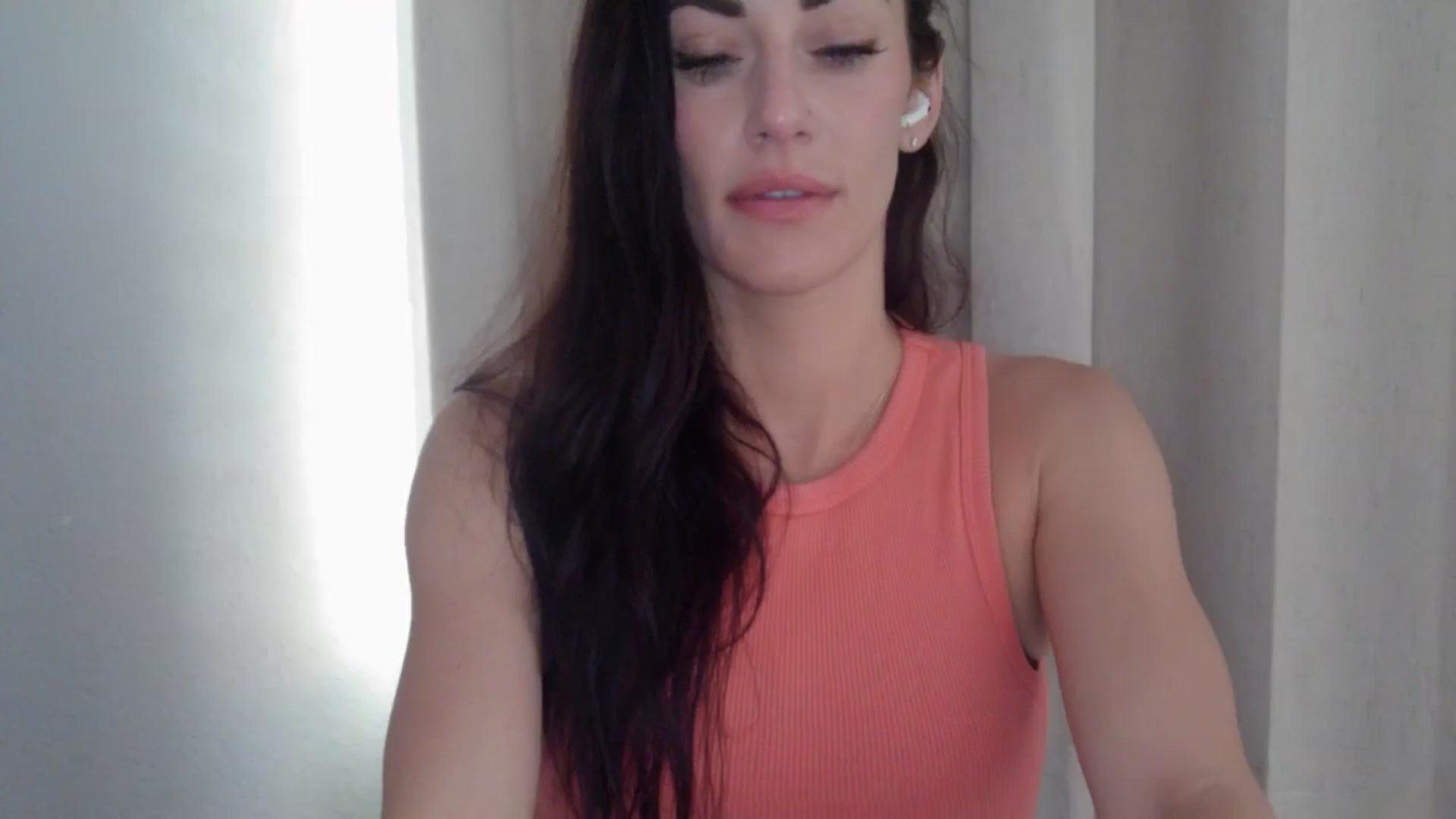 Gallery image thumbnail from EmmaStone4's myfreecams stream on, 05/28/2024, 21:46 image 4 of 20