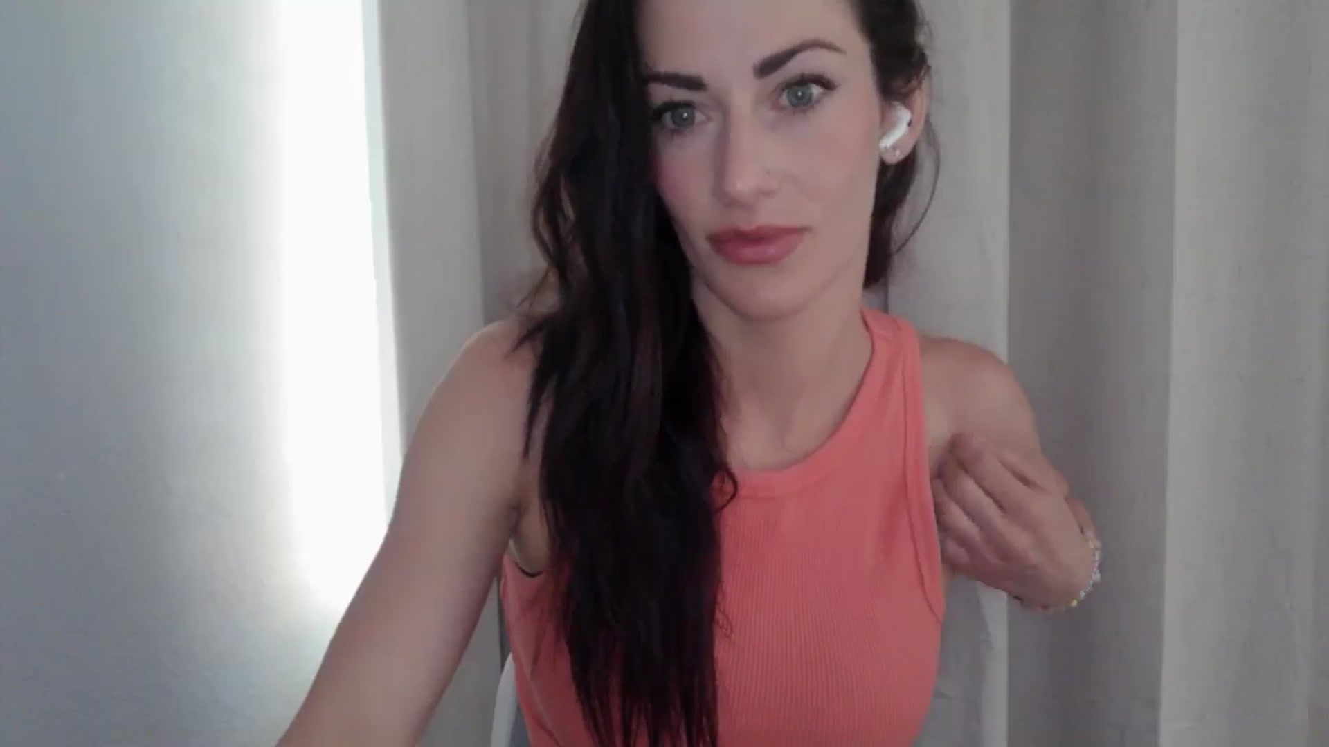 Gallery image thumbnail from EmmaStone4's myfreecams stream on, 05/28/2024, 21:46 image 10 of 20