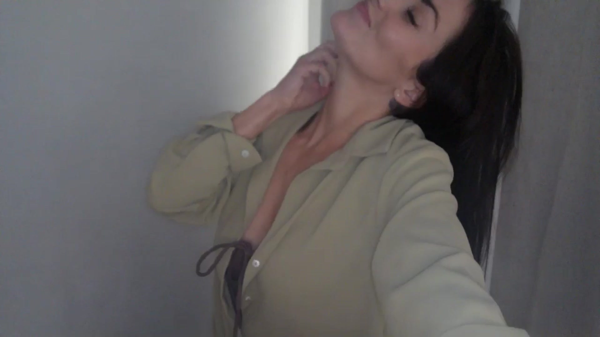 Gallery image thumbnail from EmmaStone4's myfreecams stream on, 06/11/2024, 21:47 image 9 of 20