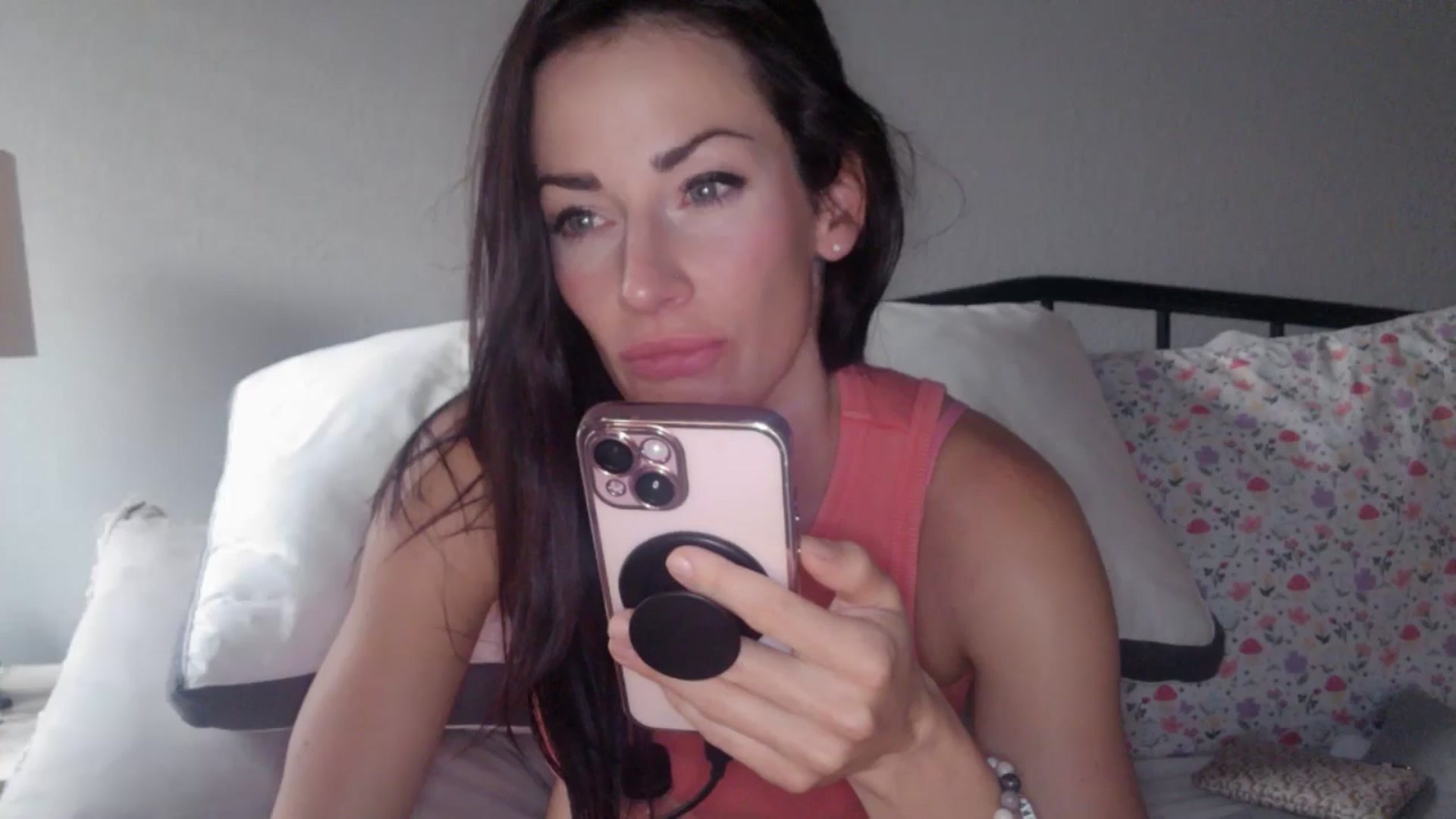 Gallery image thumbnail from EmmaStone4's myfreecams stream on, 06/18/2024, 01:47 image 2 of 20