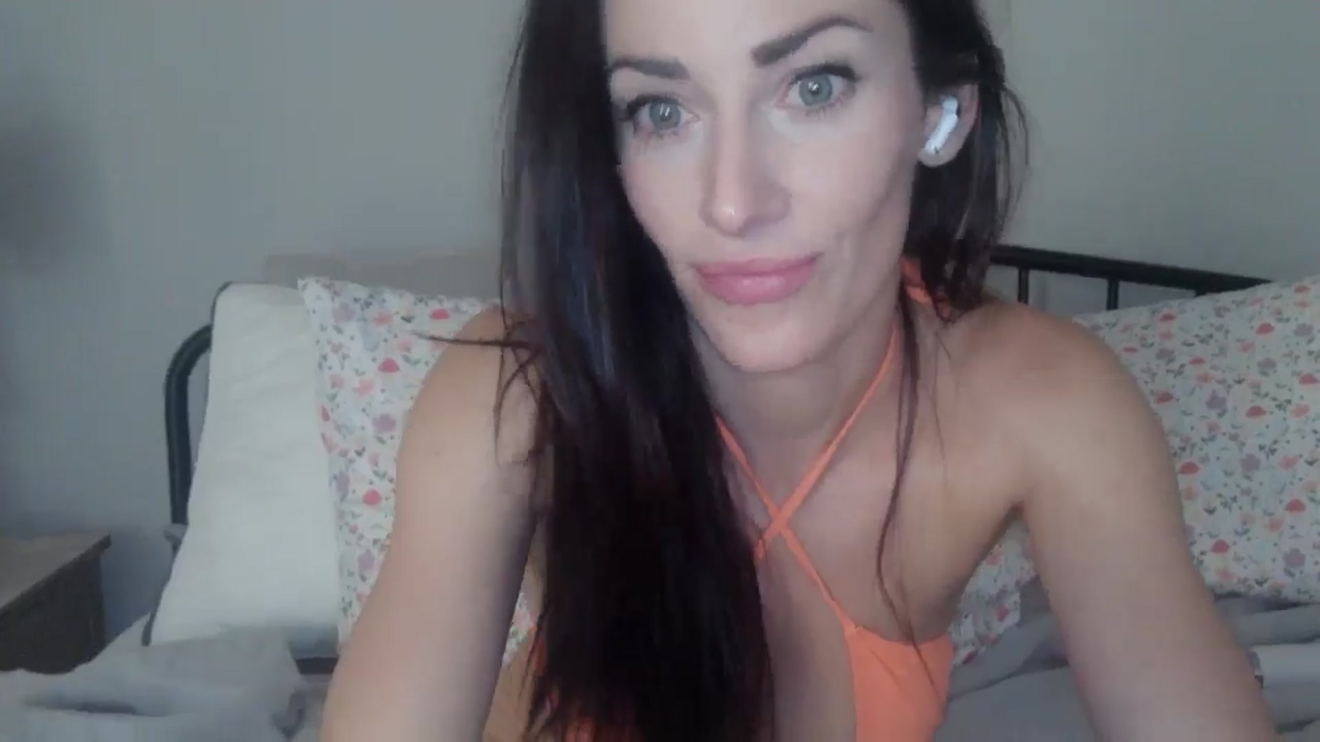 Gallery image thumbnail from EmmaStone4's myfreecams stream on, 06/18/2024, 18:16 image 20 of 20