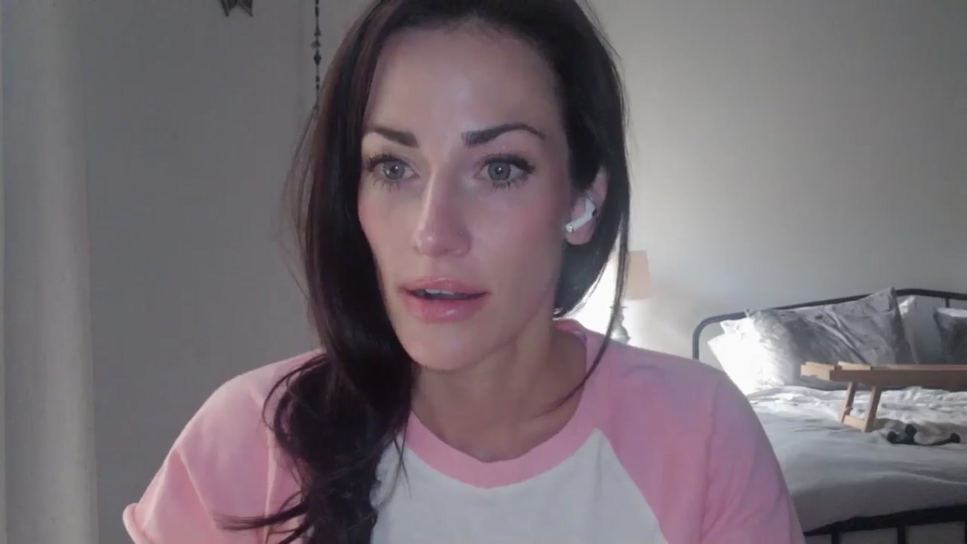 Gallery image thumbnail from EmmaStone4's myfreecams stream on, 06/26/2024, 18:45 image 17 of 20