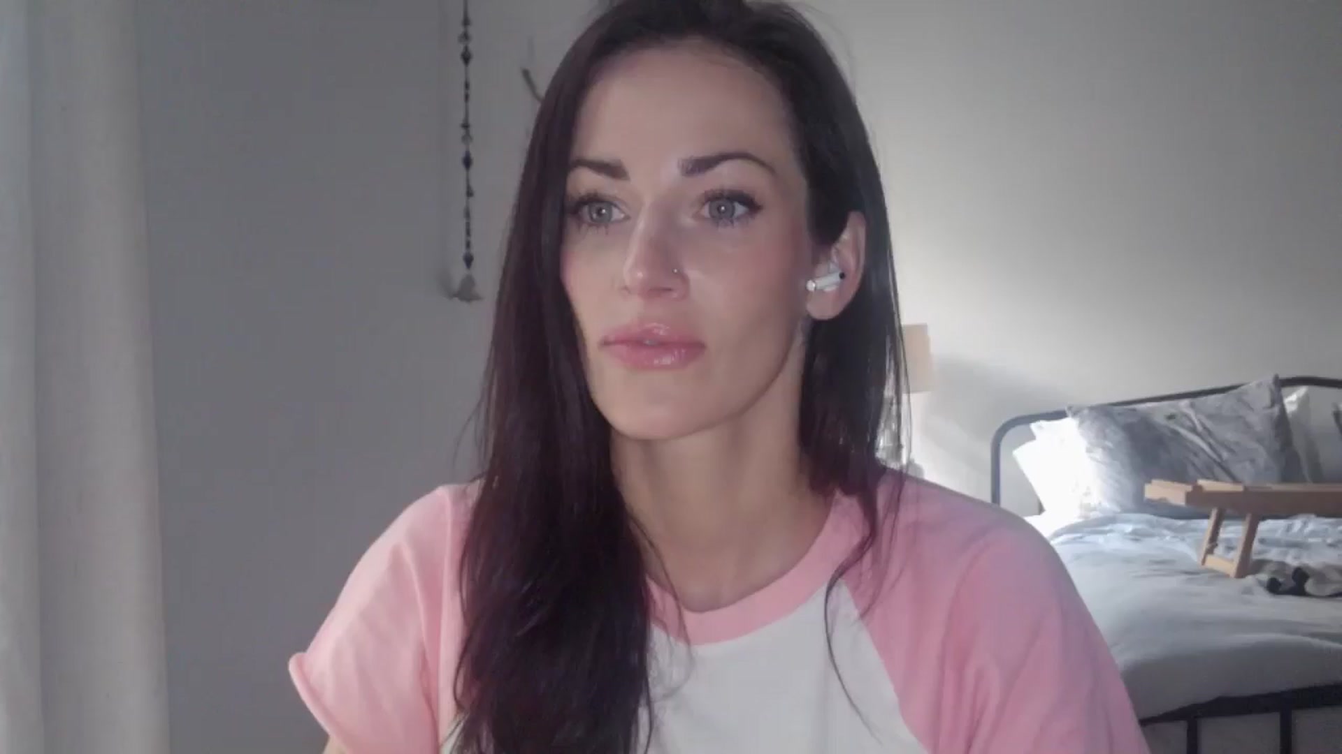 Gallery image thumbnail from EmmaStone4's myfreecams stream on, 06/26/2024, 18:45 image 9 of 20