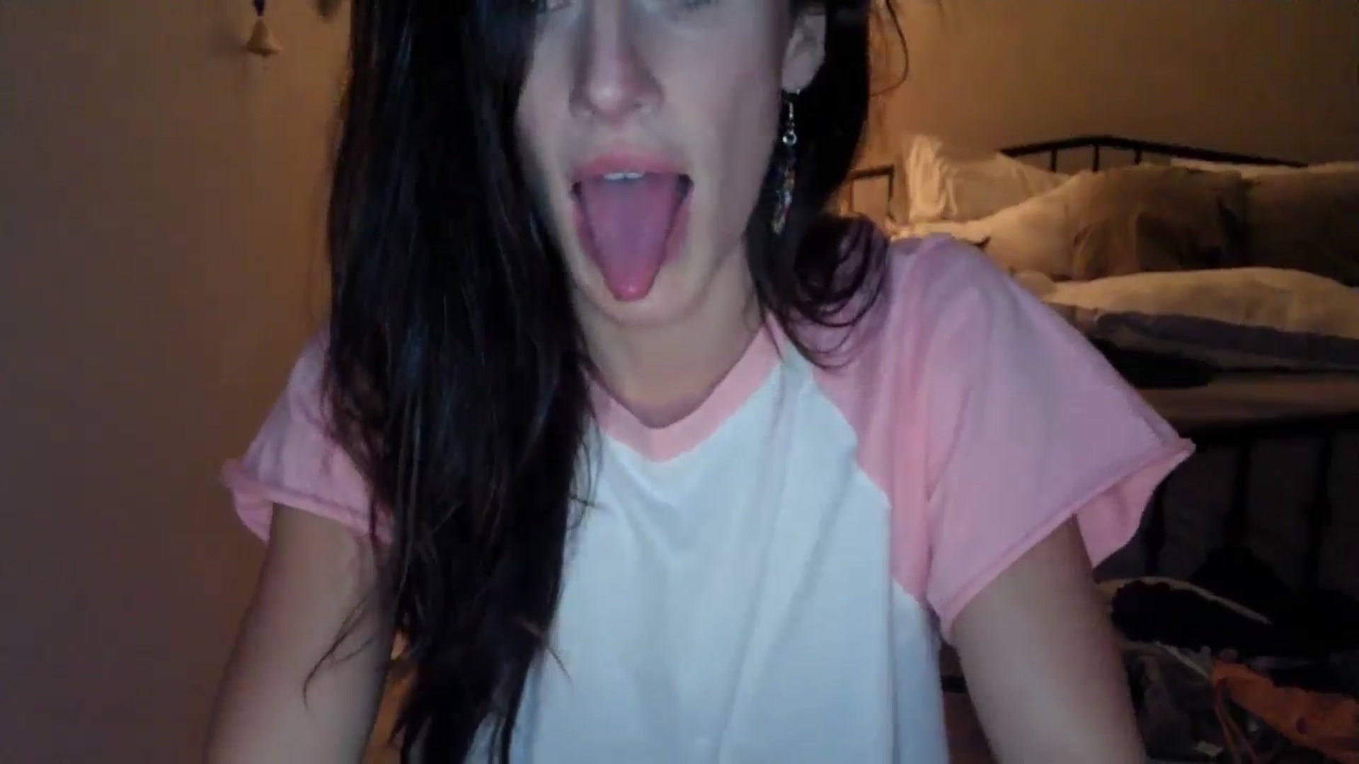 Gallery image thumbnail from EmmaStone4's myfreecams stream on, 06/28/2024, 05:11 image 15 of 20