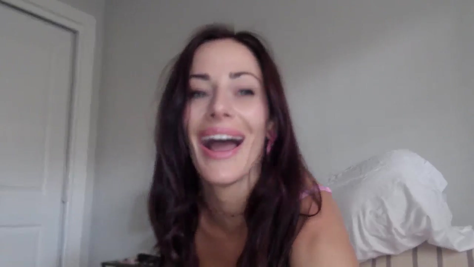 Gallery image thumbnail from EmmaStone4's myfreecams stream on, 07/19/2024, 20:46 image 11 of 20