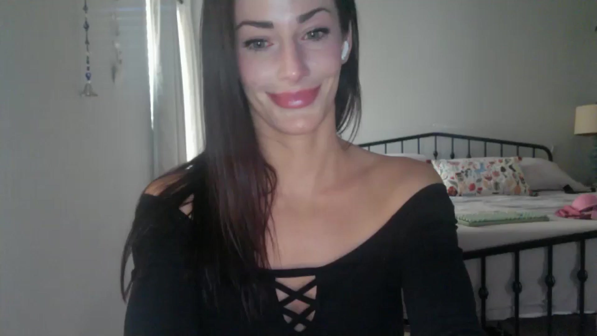 Gallery image thumbnail from EmmaStone4's myfreecams stream on, 09/09/2024, 17:59 image 17 of 20