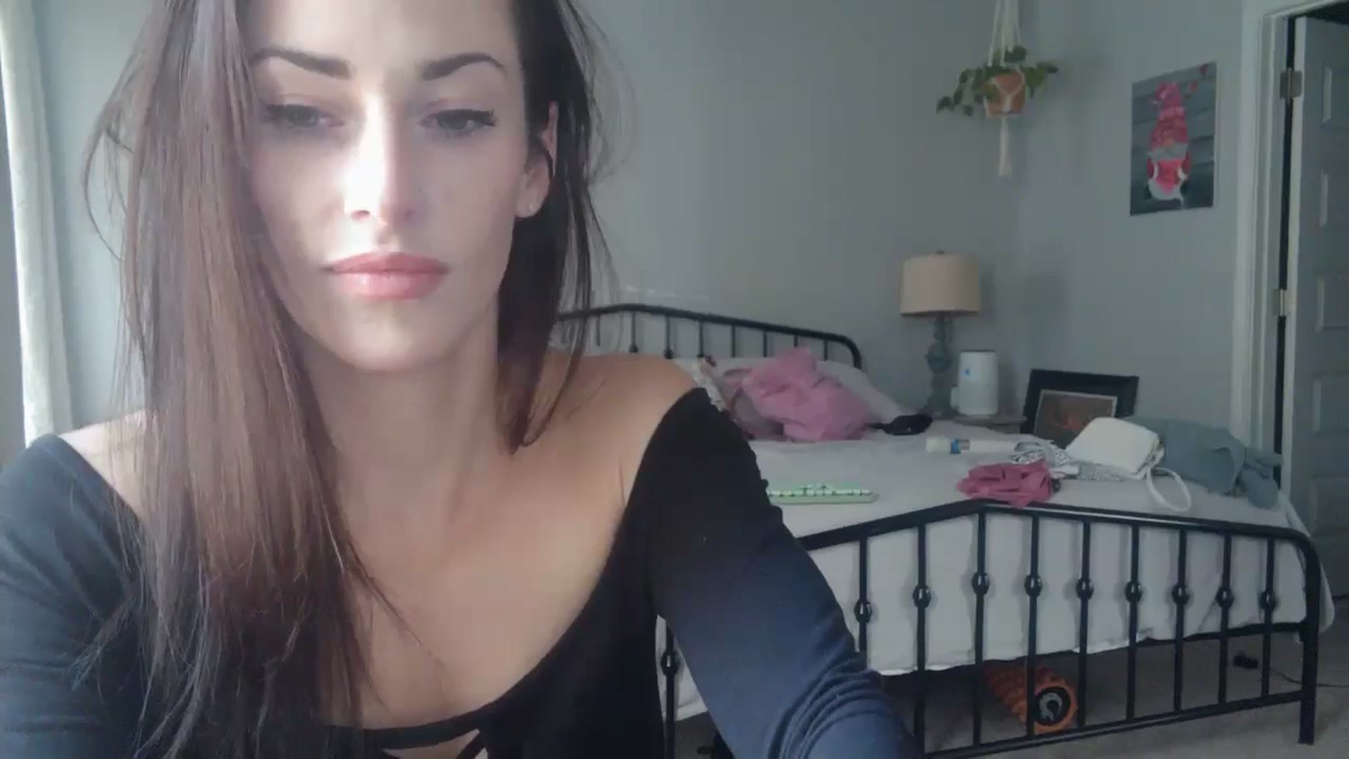 Gallery image thumbnail from EmmaStone4's myfreecams stream on, 09/09/2024, 19:45 image 18 of 20