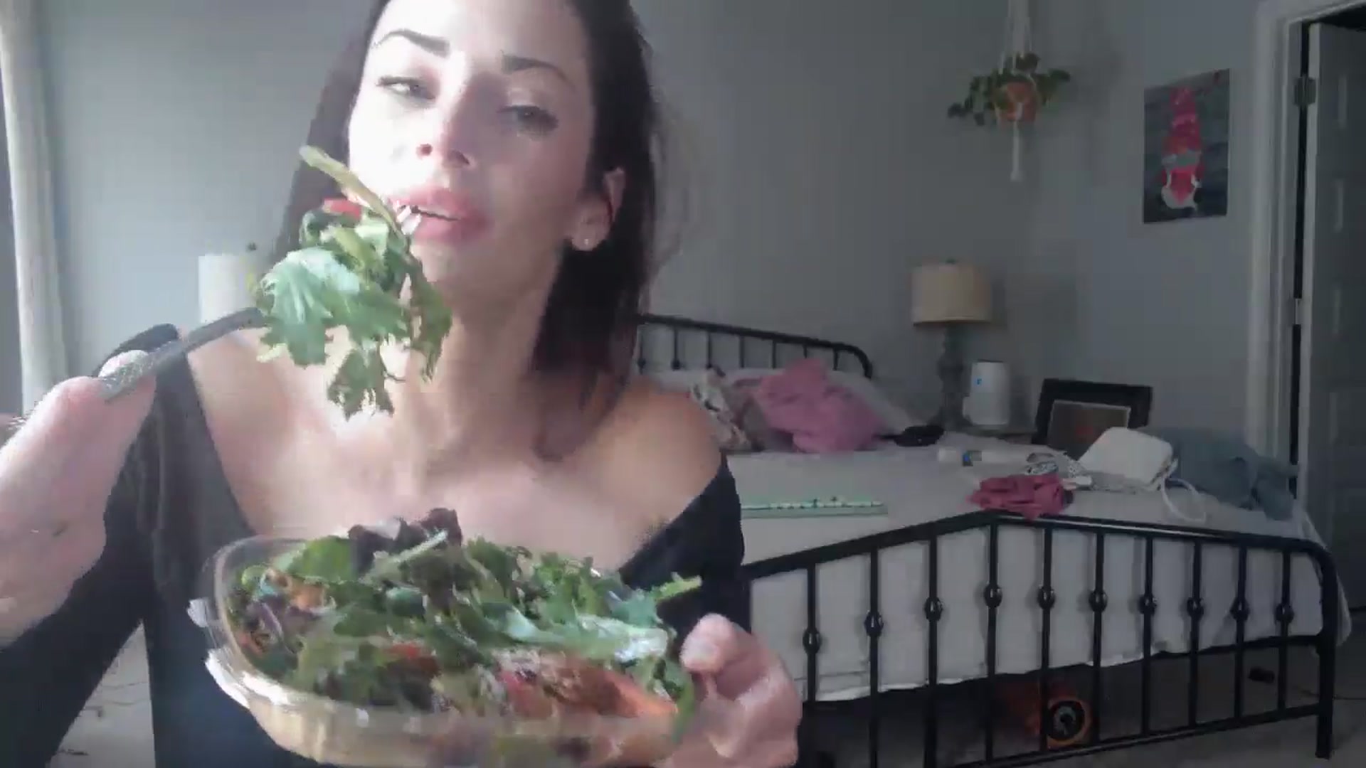 Gallery image thumbnail from EmmaStone4's myfreecams stream on, 09/09/2024, 19:45 image 19 of 20