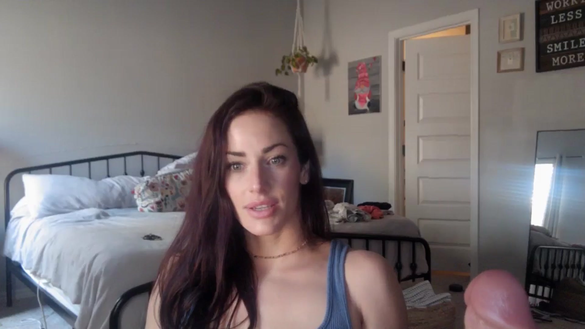 Gallery image thumbnail from EmmaStone4's myfreecams stream on, 09/12/2024, 18:35 image 15 of 20