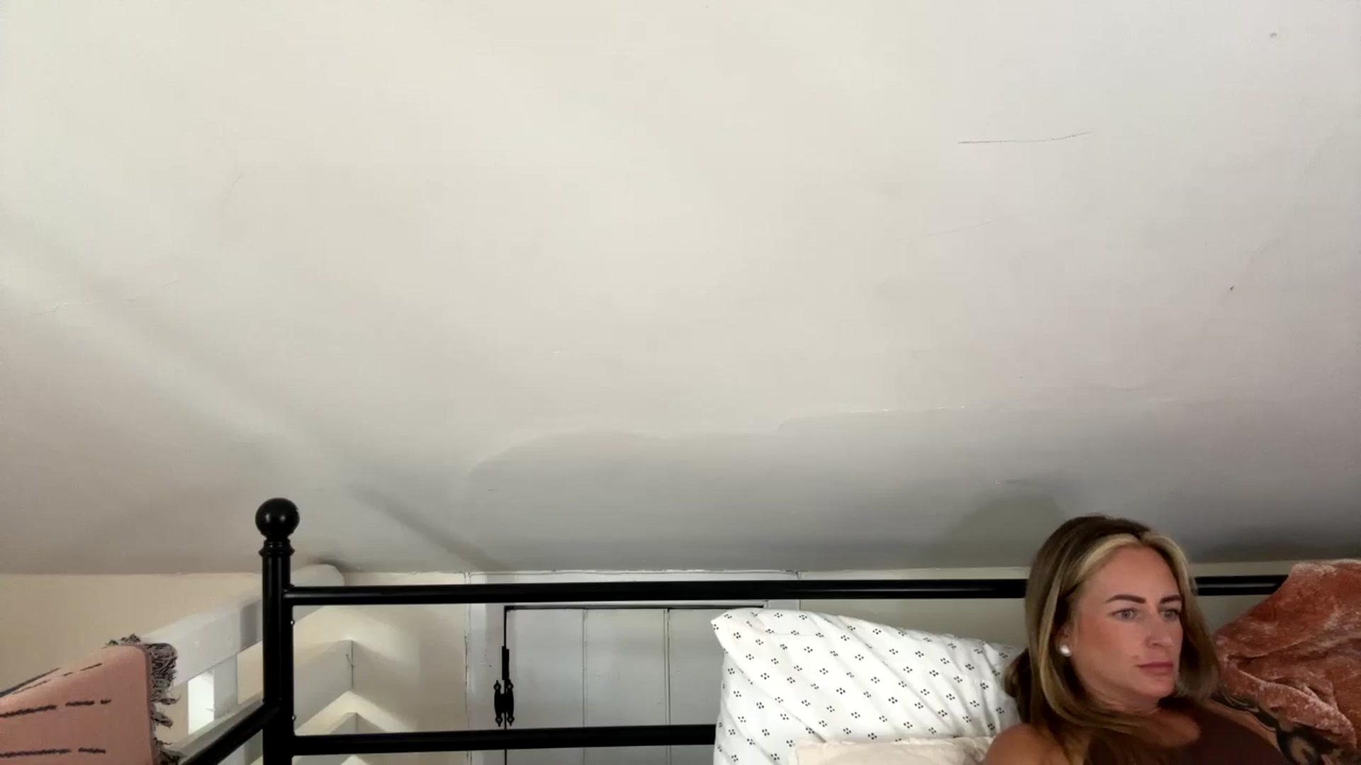 Gallery image thumbnail from EmmaStone4's myfreecams stream on, 09/15/2024, 17:48 image 10 of 20