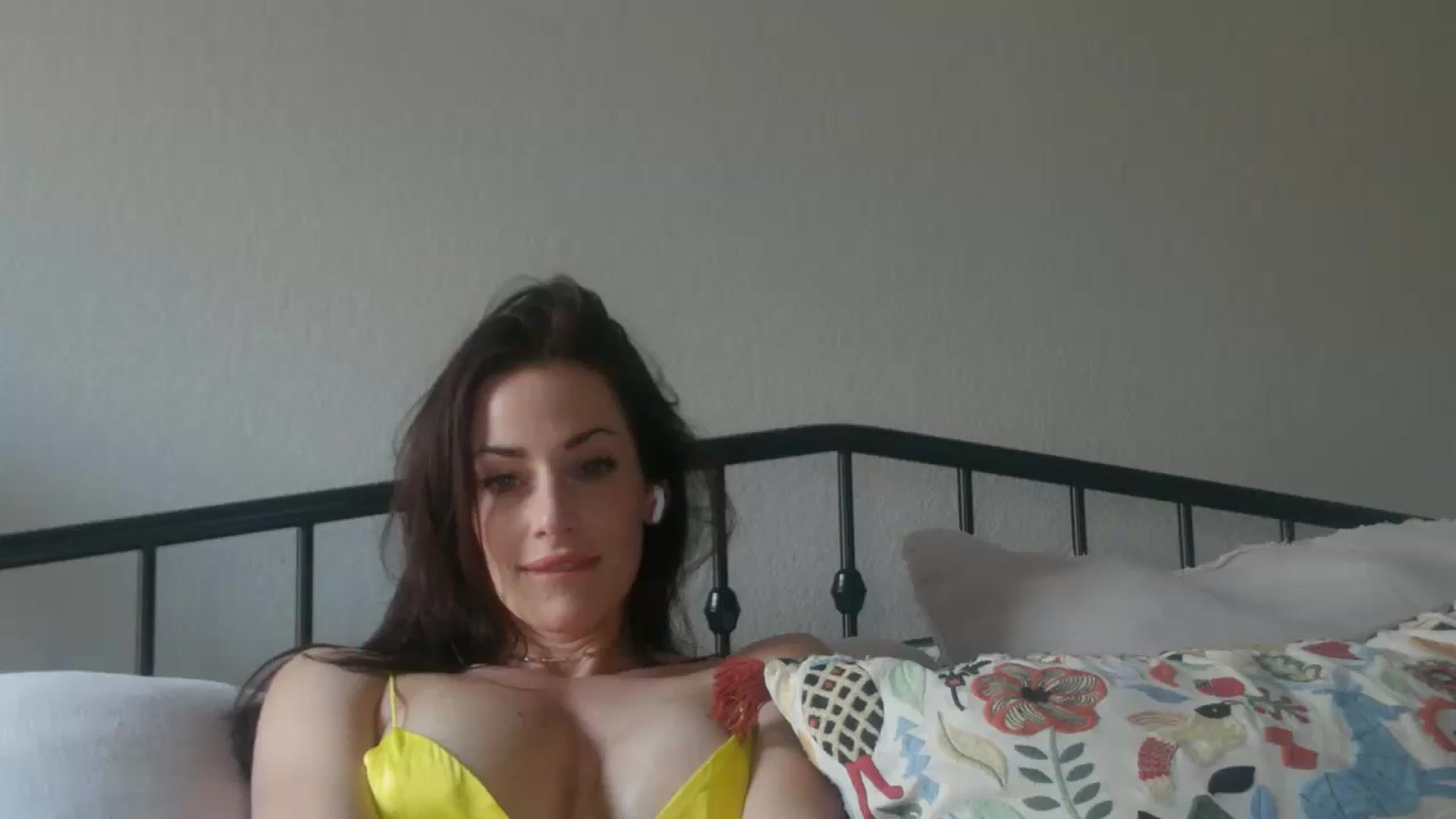 Gallery image thumbnail from EmmaStone4's myfreecams stream on, 09/16/2024, 19:35 image 9 of 20