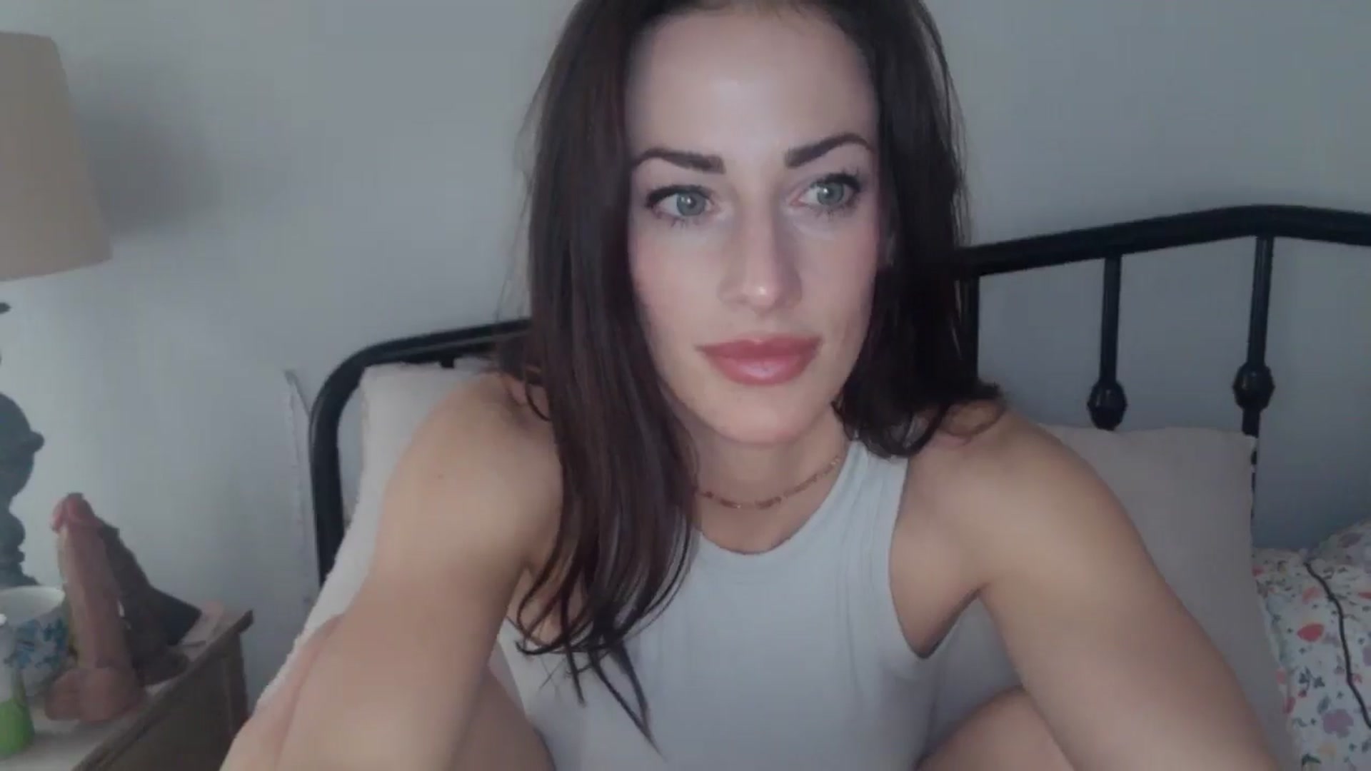 Gallery image thumbnail from EmmaStone4's myfreecams stream on, 09/17/2024, 18:16 image 10 of 20